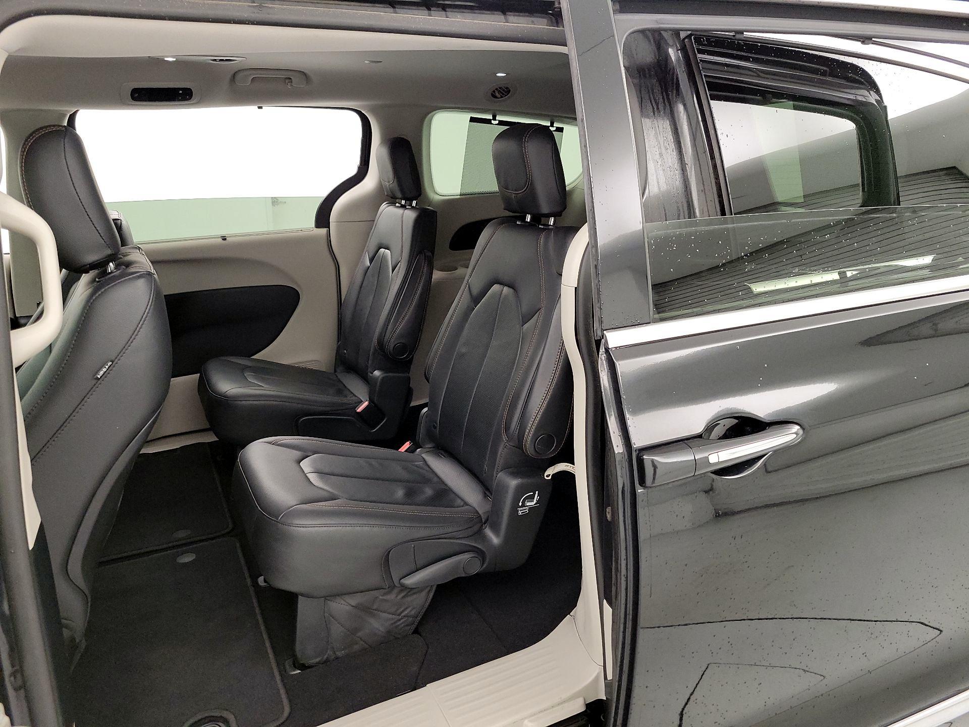 Thumbnail: 2020 Chrysler Pacifica - 19