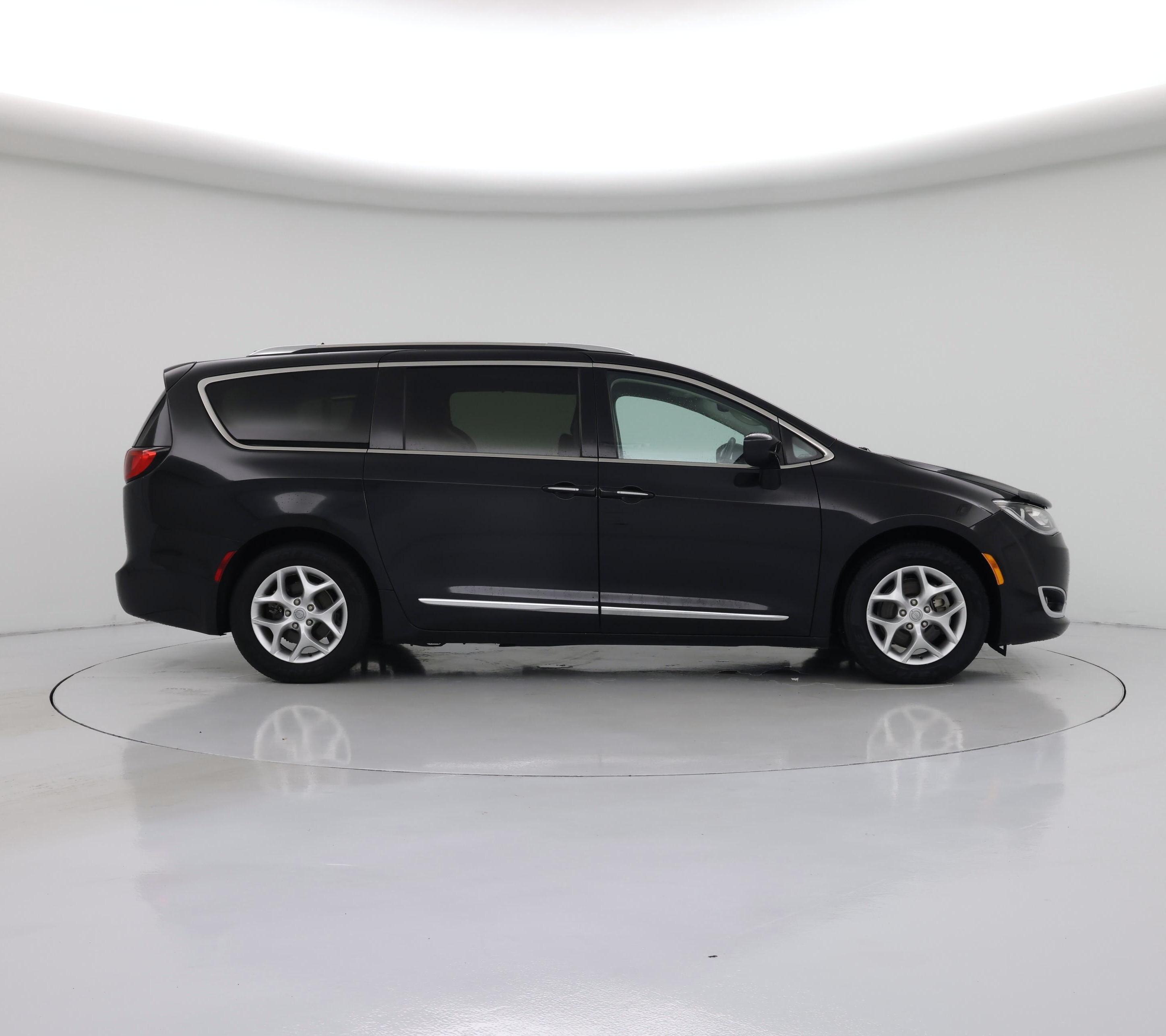 Thumbnail: 2020 Chrysler Pacifica - 7