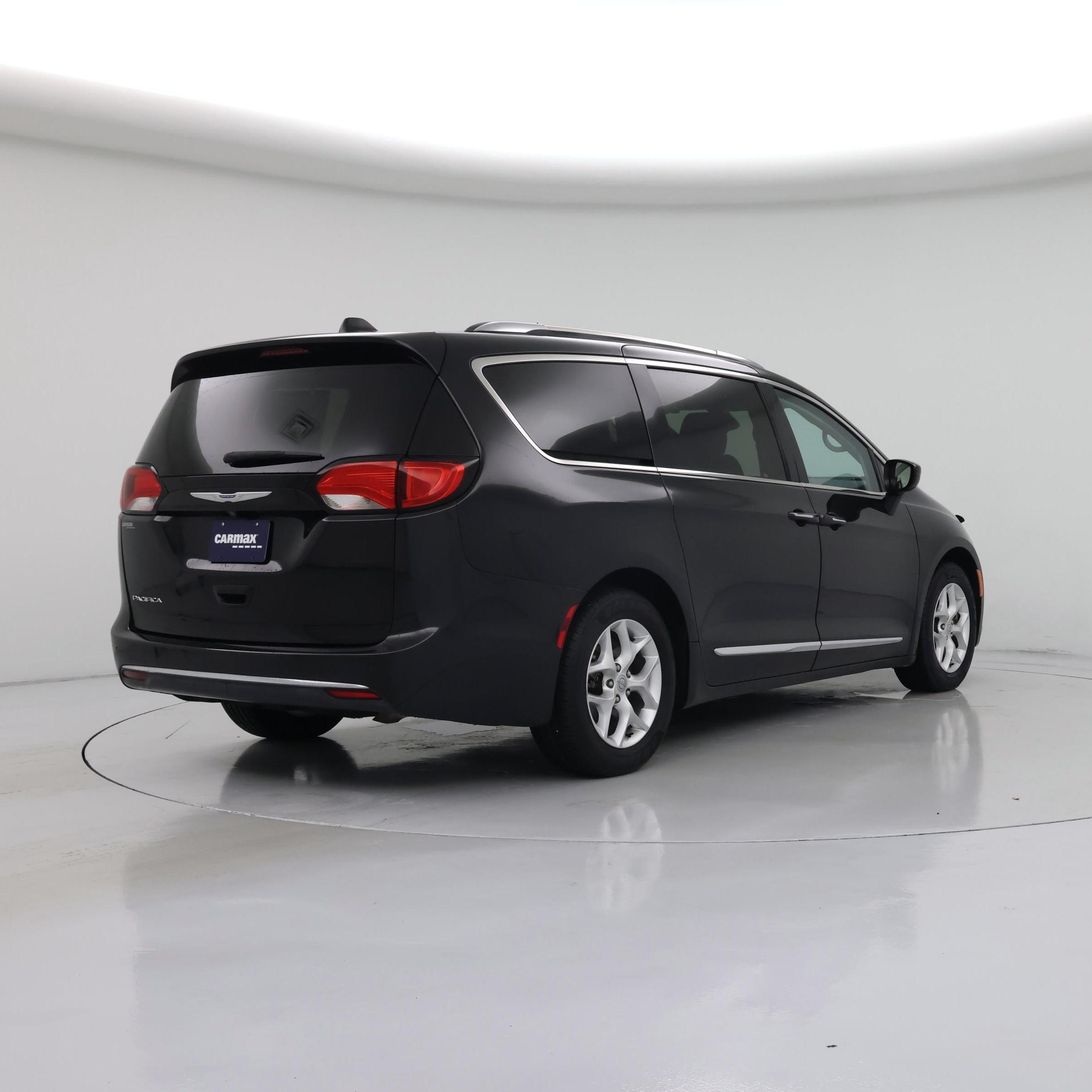 Thumbnail: 2020 Chrysler Pacifica - 8