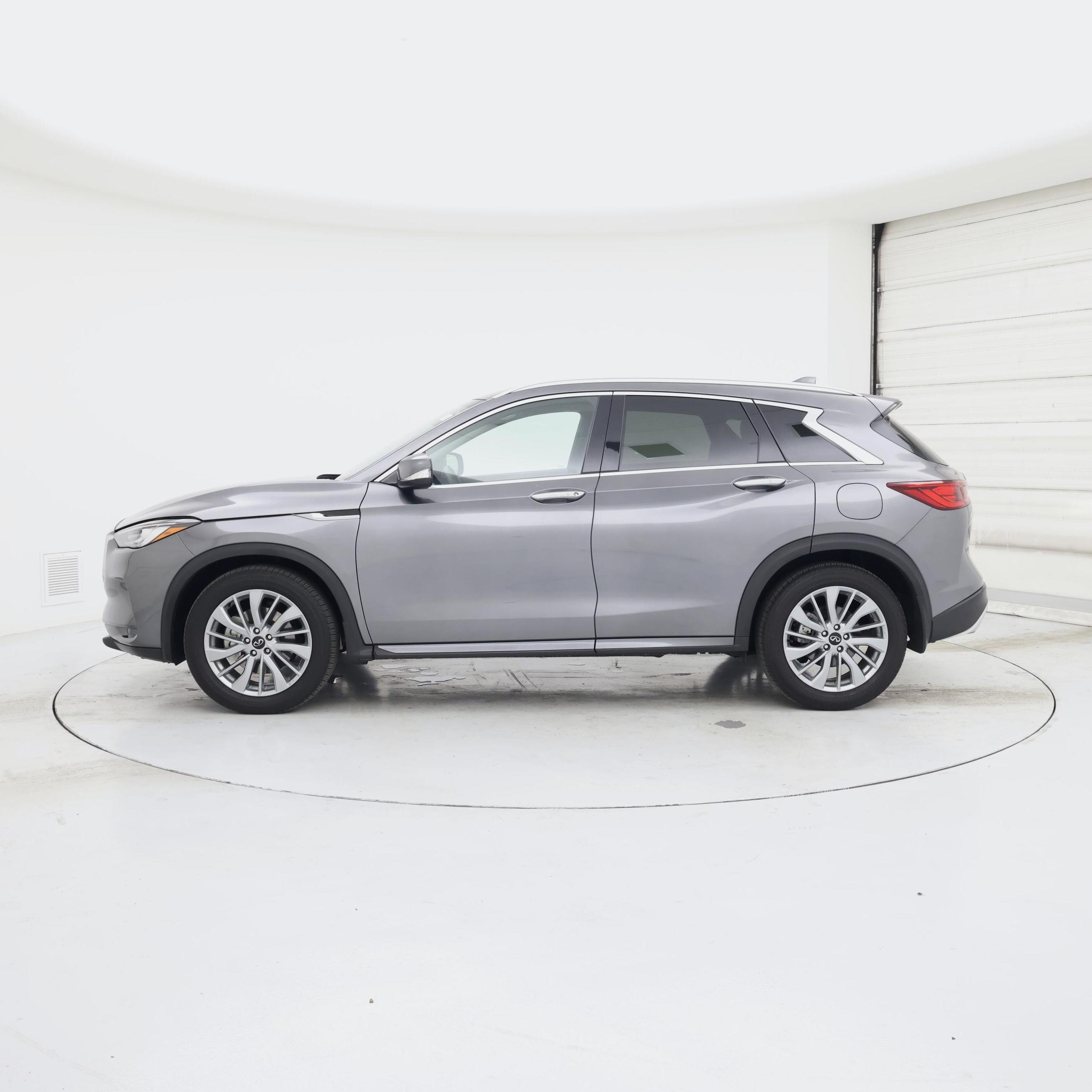 Thumbnail: 2023 INFINITI QX50 - 3