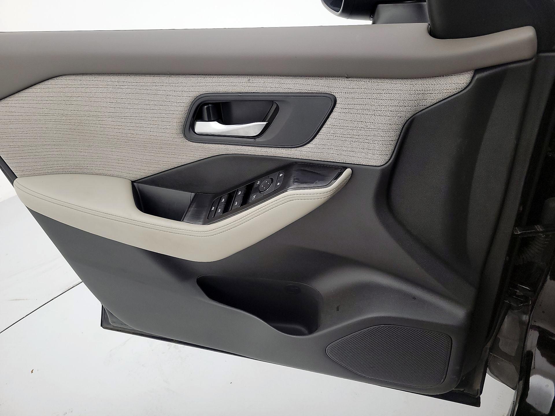 Thumbnail: 2023 Nissan Rogue - 12