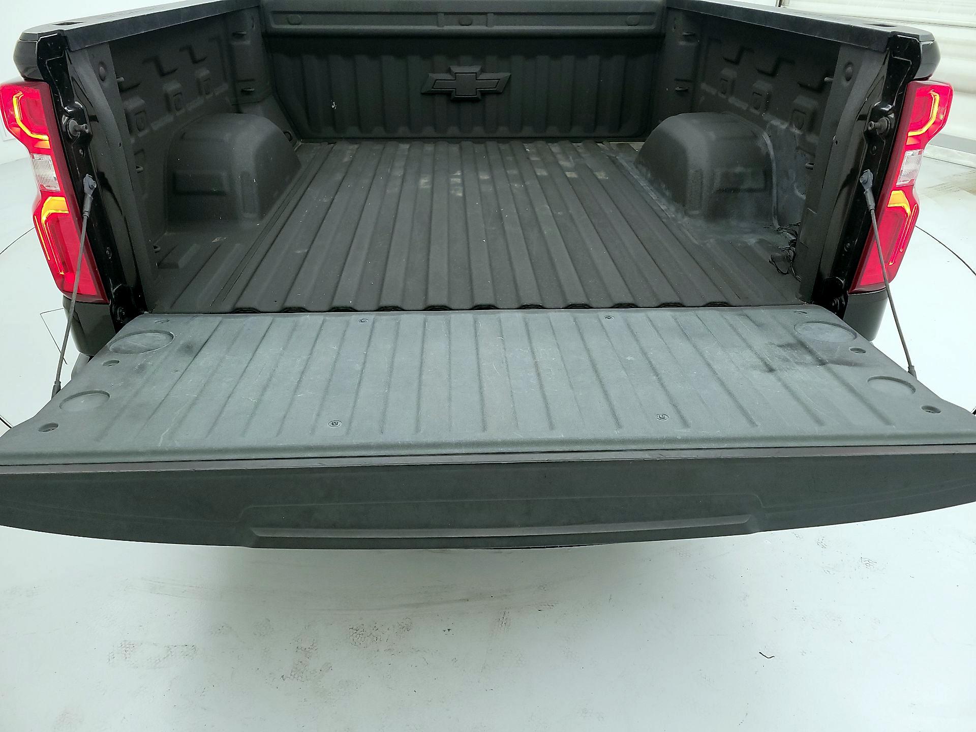 Thumbnail: 2021 Chevrolet Silverado 1500 - 16
