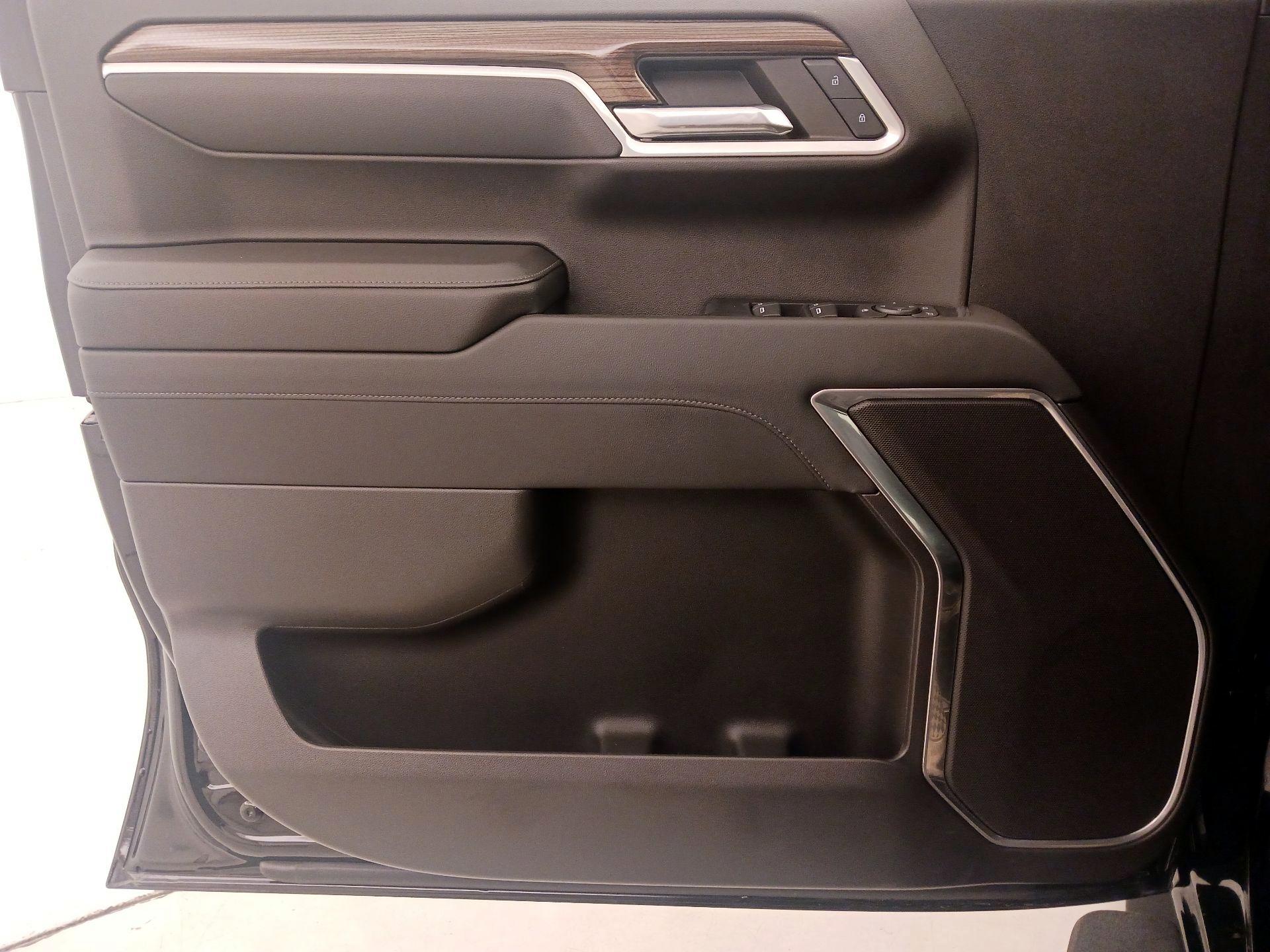 Thumbnail: 2022 Chevrolet Silverado 1500 - 12
