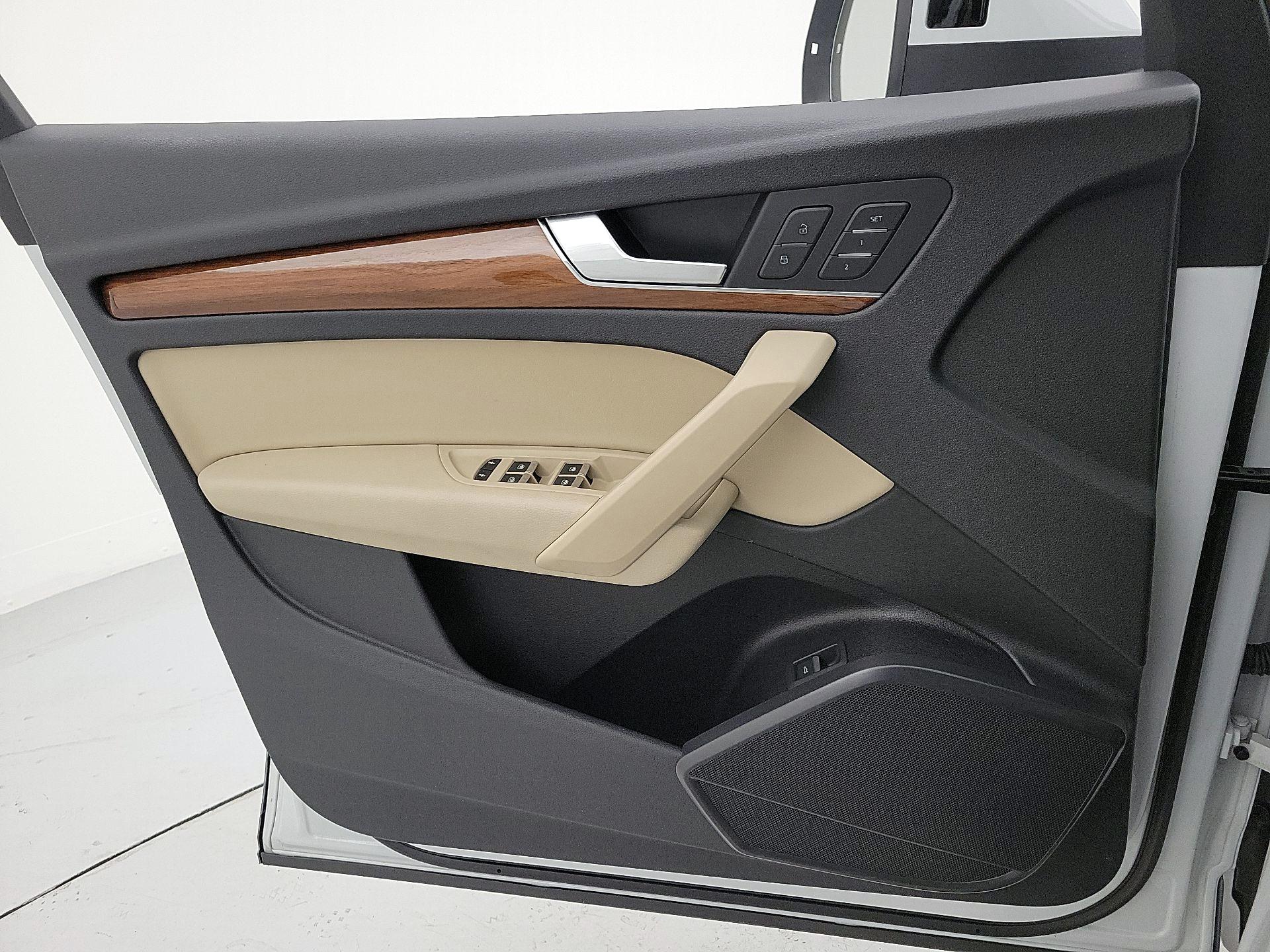 Thumbnail: 2021 Audi Q5 - 12