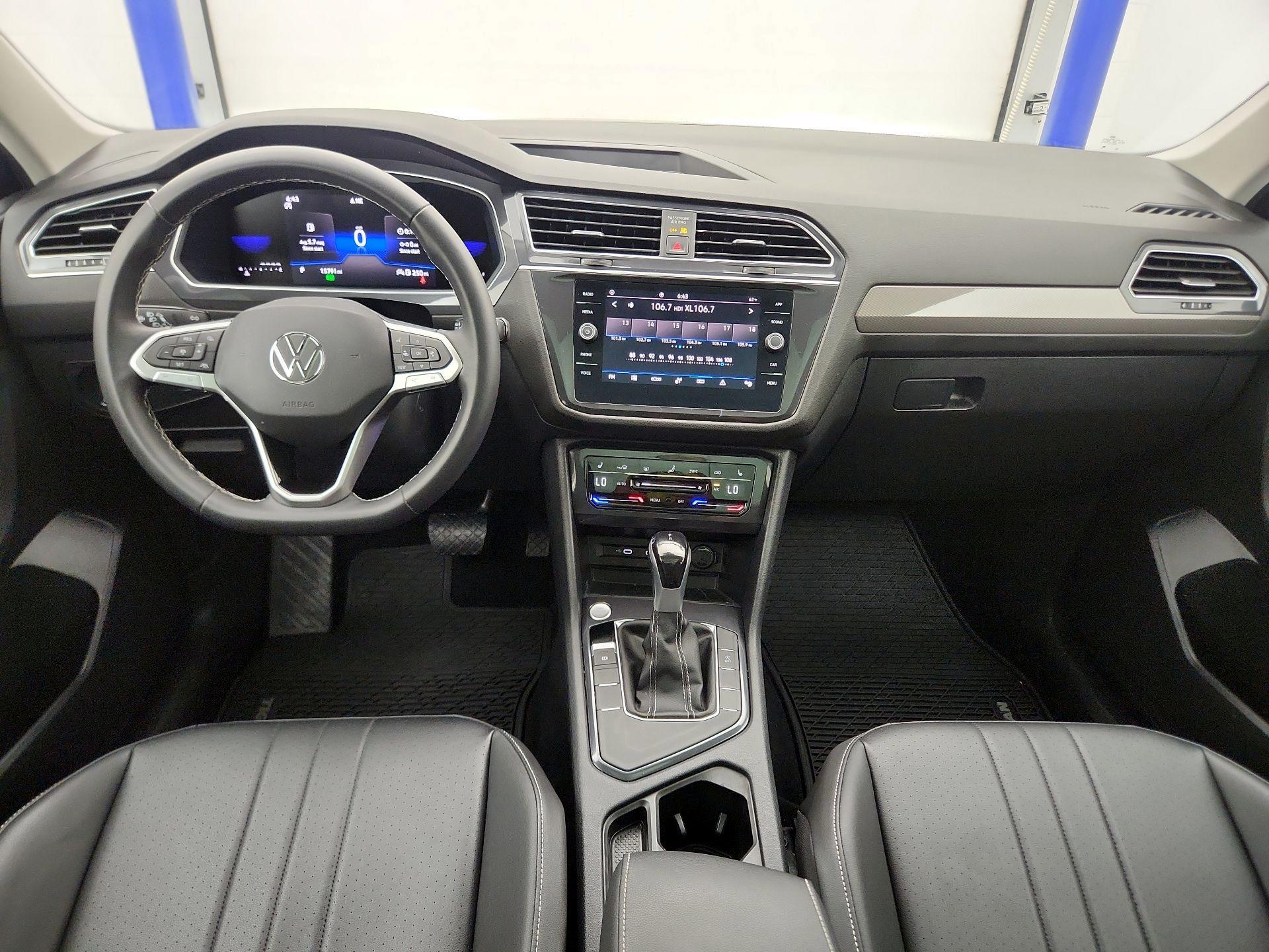 Thumbnail: 2023 Volkswagen Tiguan - 9
