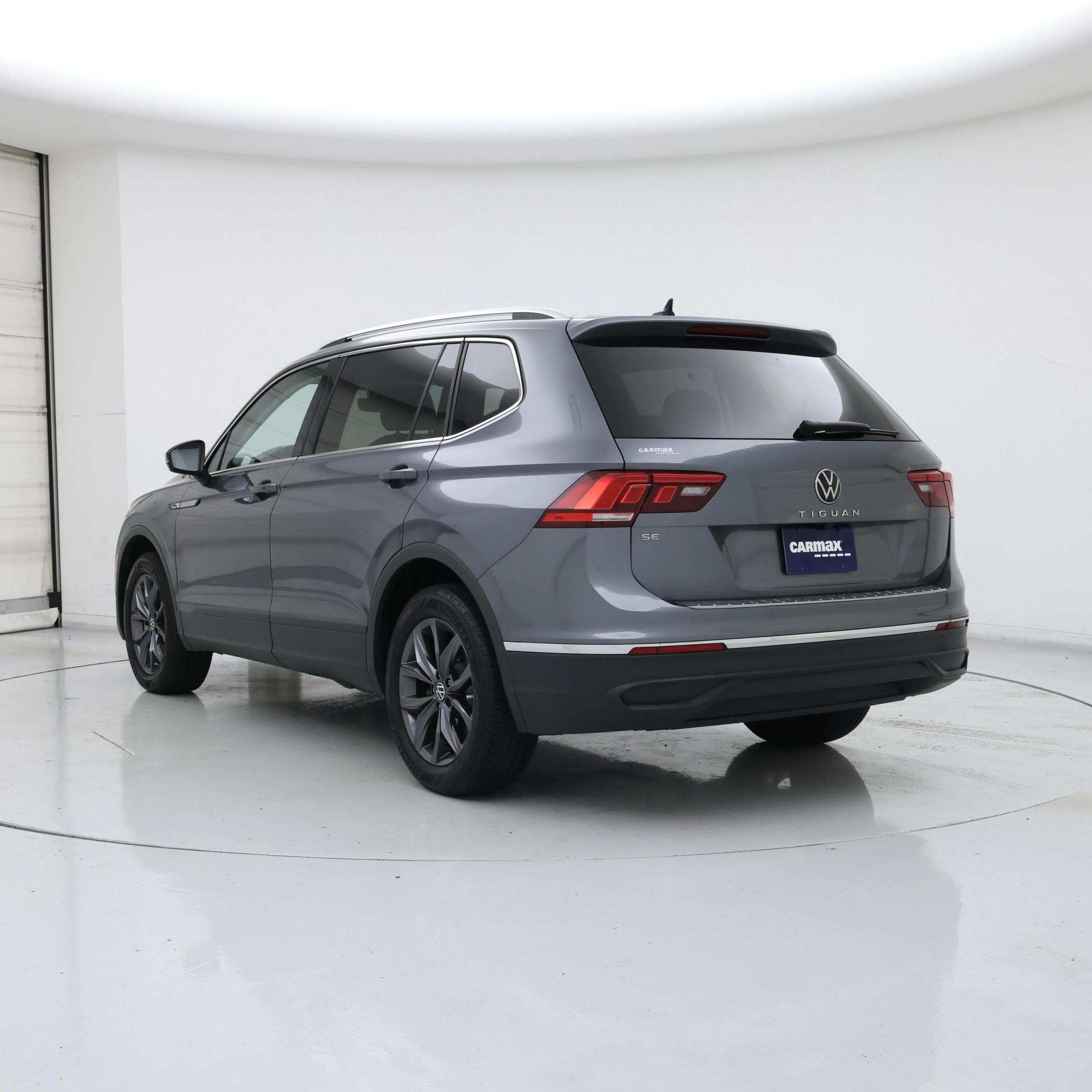 Thumbnail: 2023 Volkswagen Tiguan - 2