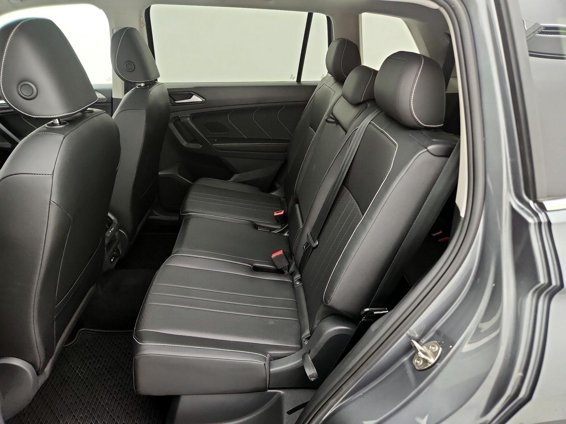 Thumbnail: 2023 Volkswagen Tiguan - 19