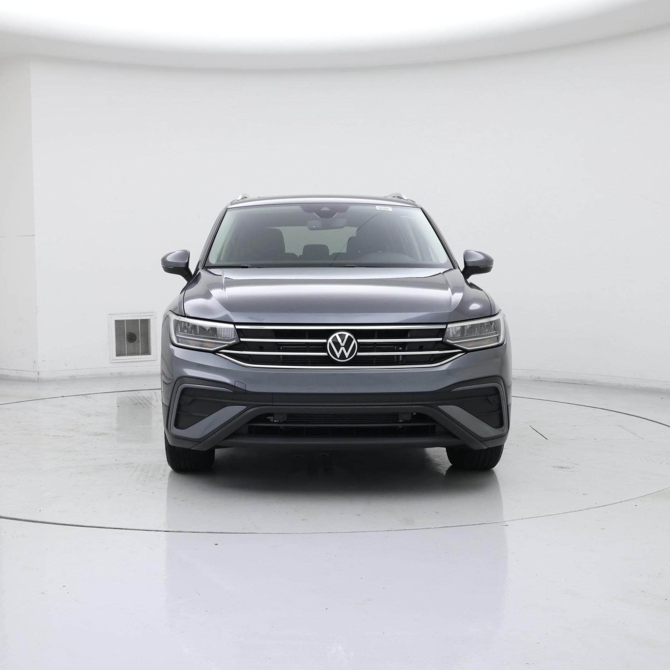 Thumbnail: 2023 Volkswagen Tiguan - 5