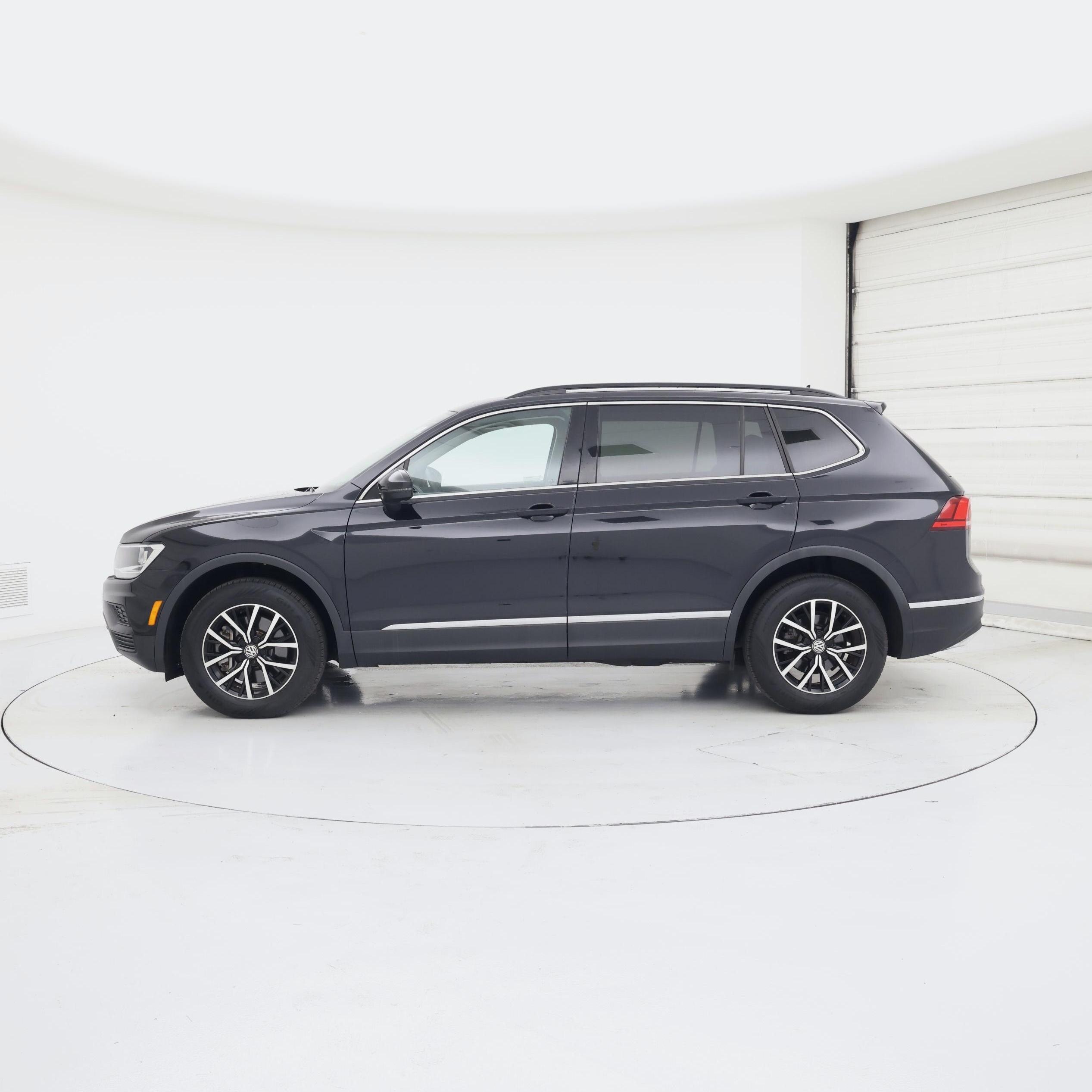 Thumbnail: 2021 Volkswagen Tiguan - 3