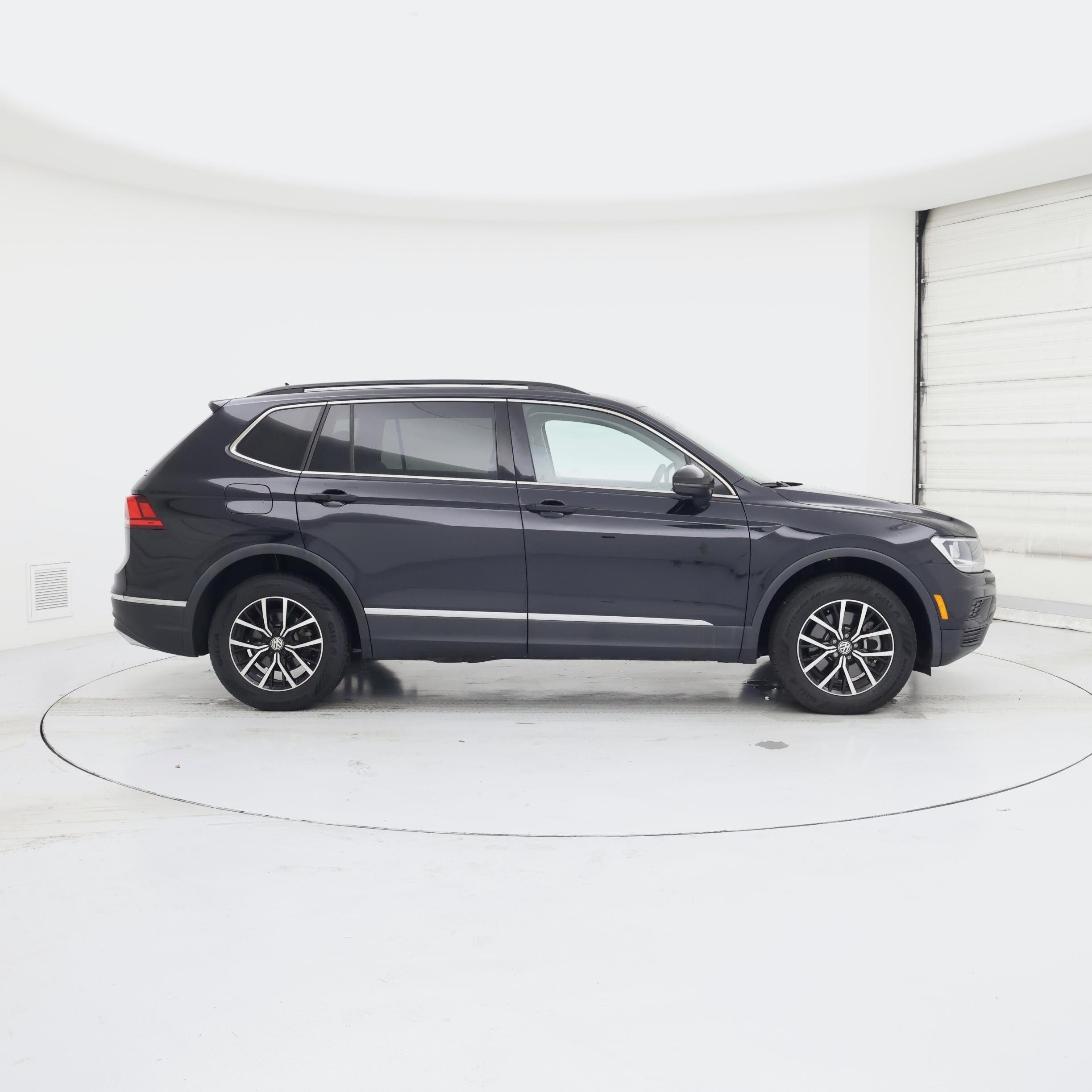 Thumbnail: 2021 Volkswagen Tiguan - 7