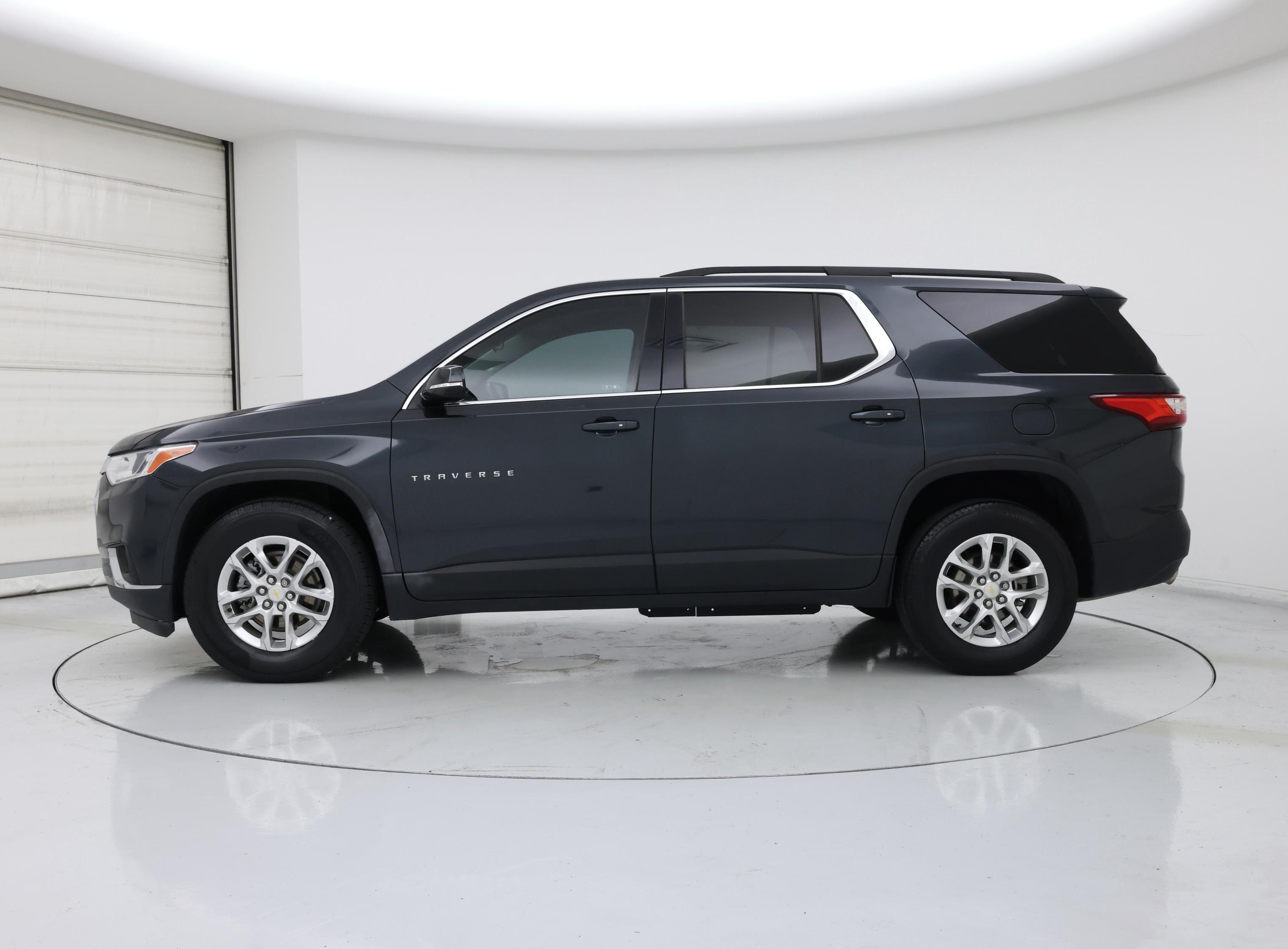 Thumbnail: 2020 Chevrolet Traverse - 3