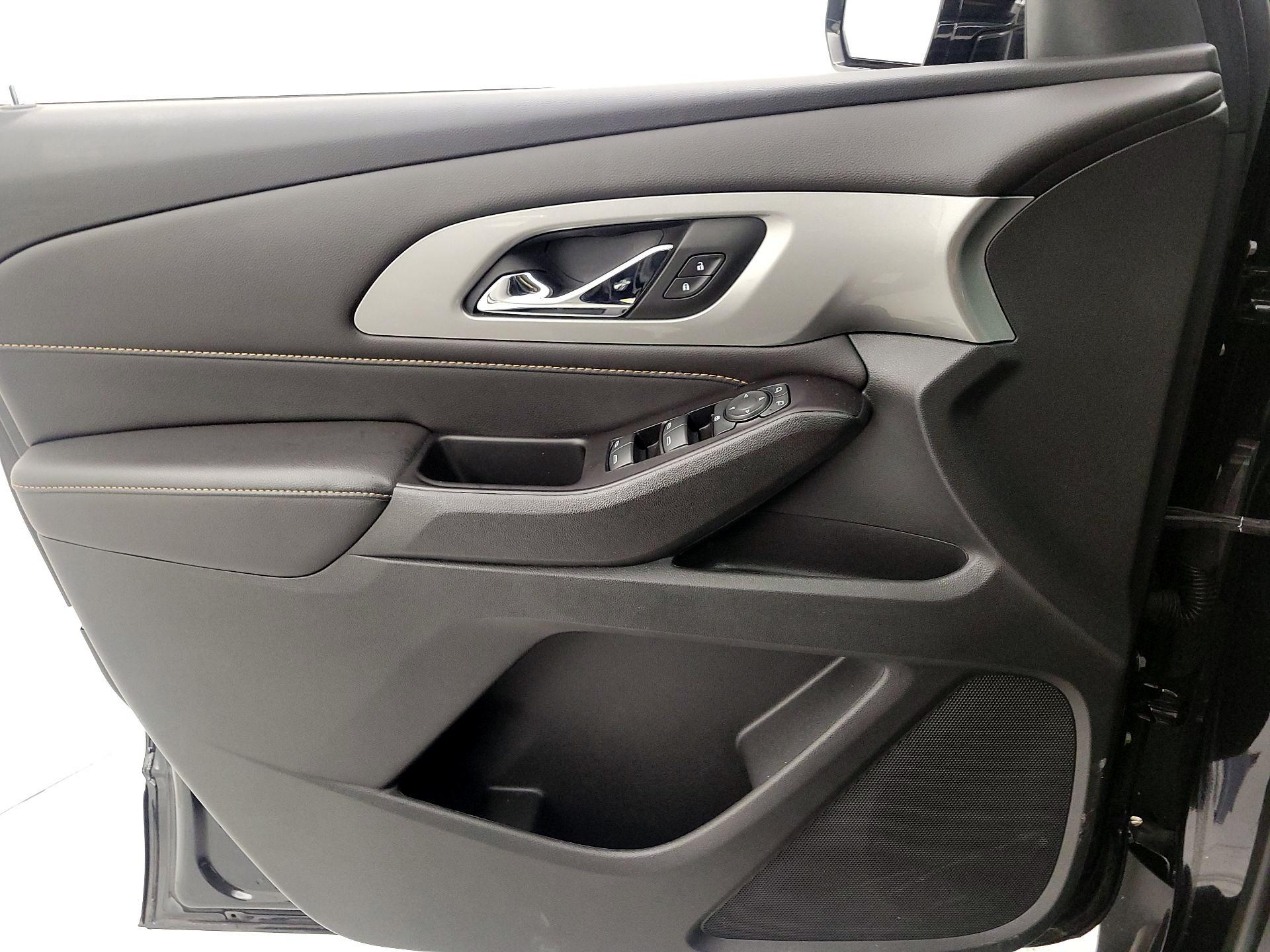 Thumbnail: 2020 Chevrolet Traverse - 12