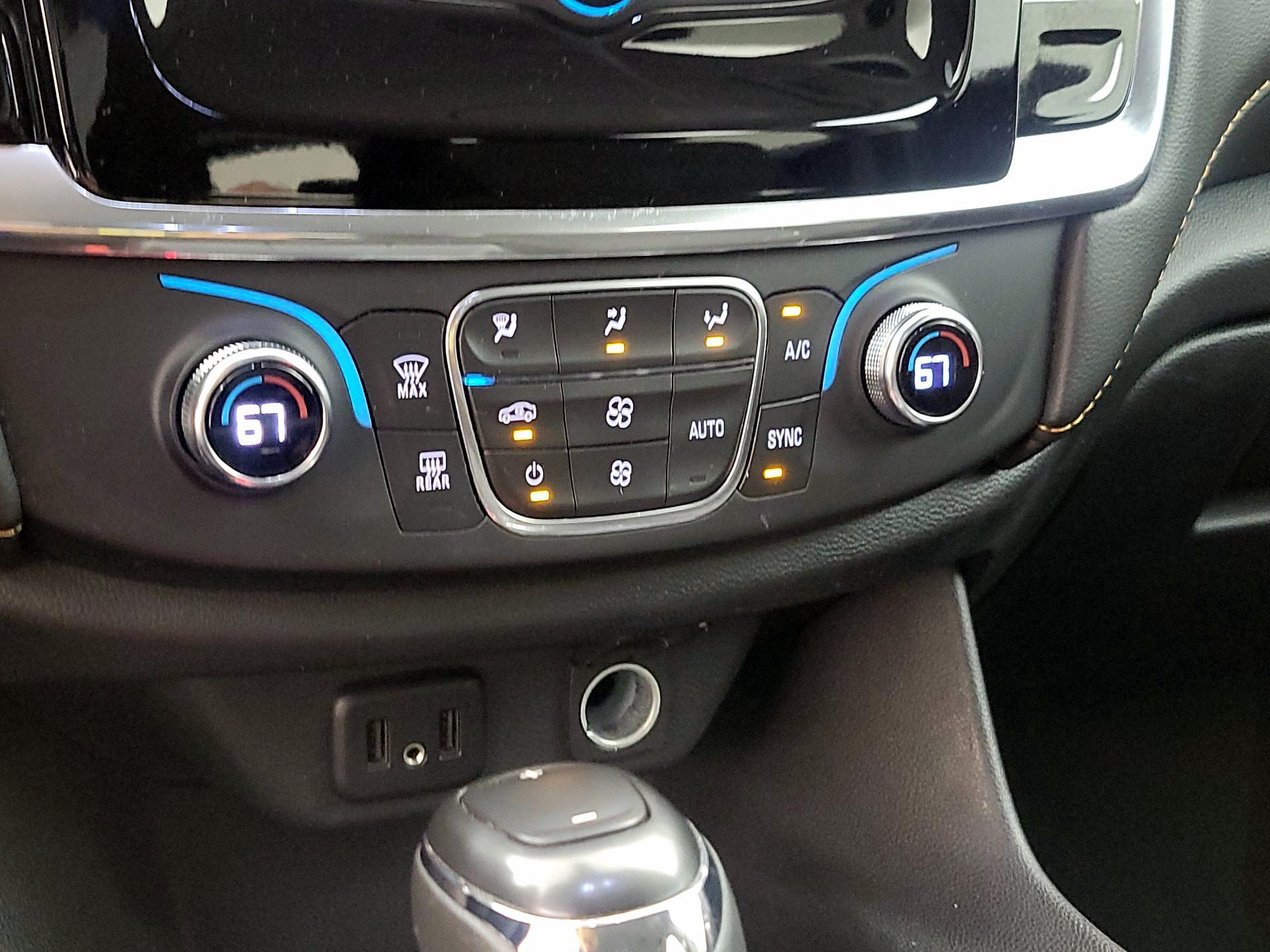 Thumbnail: 2020 Chevrolet Traverse - 16