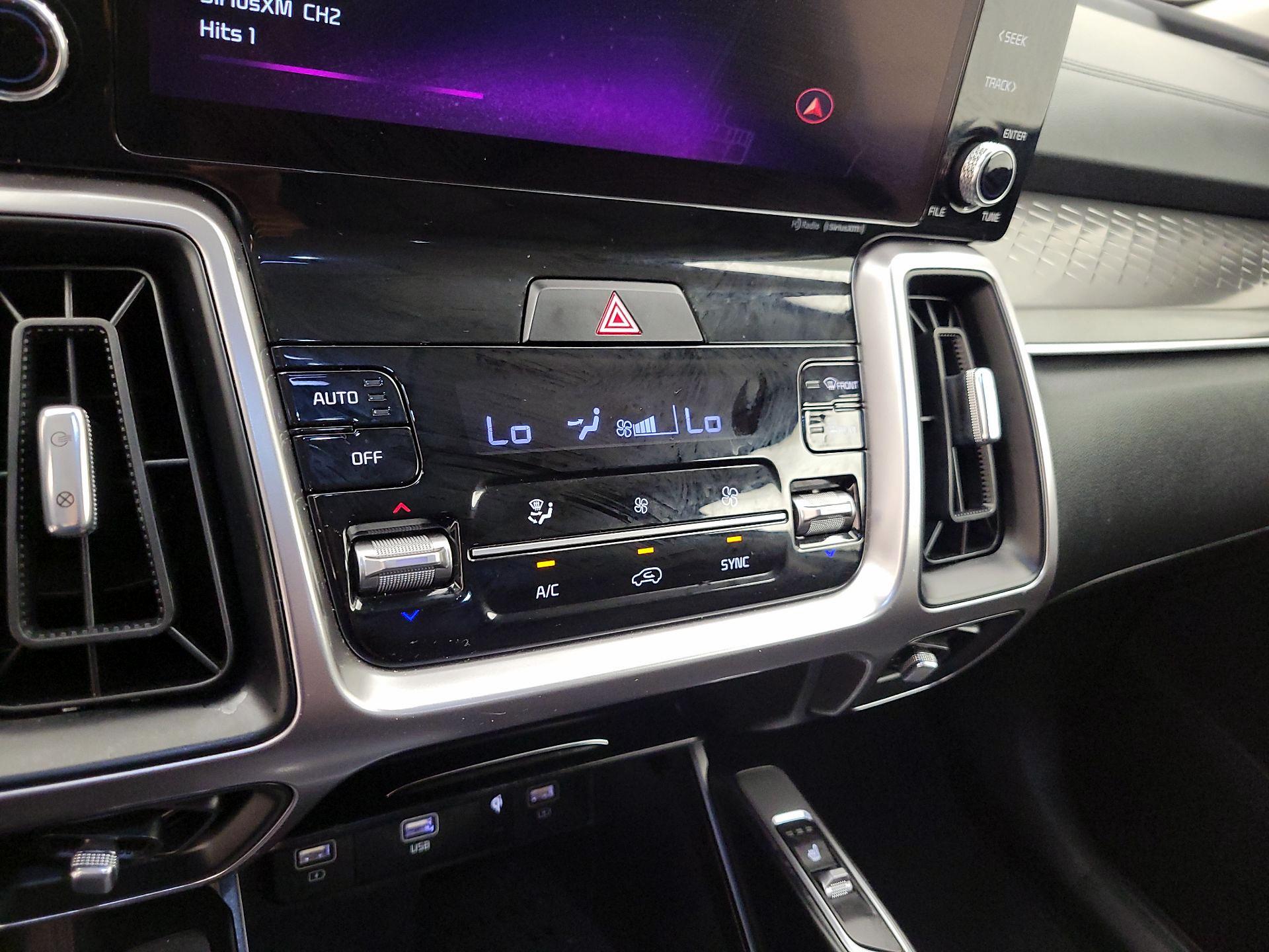 Thumbnail: 2023 Kia Sorento - 14