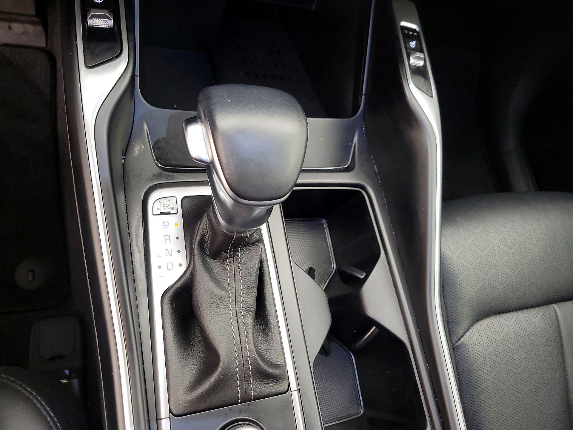 Thumbnail: 2023 Kia Sorento - 15