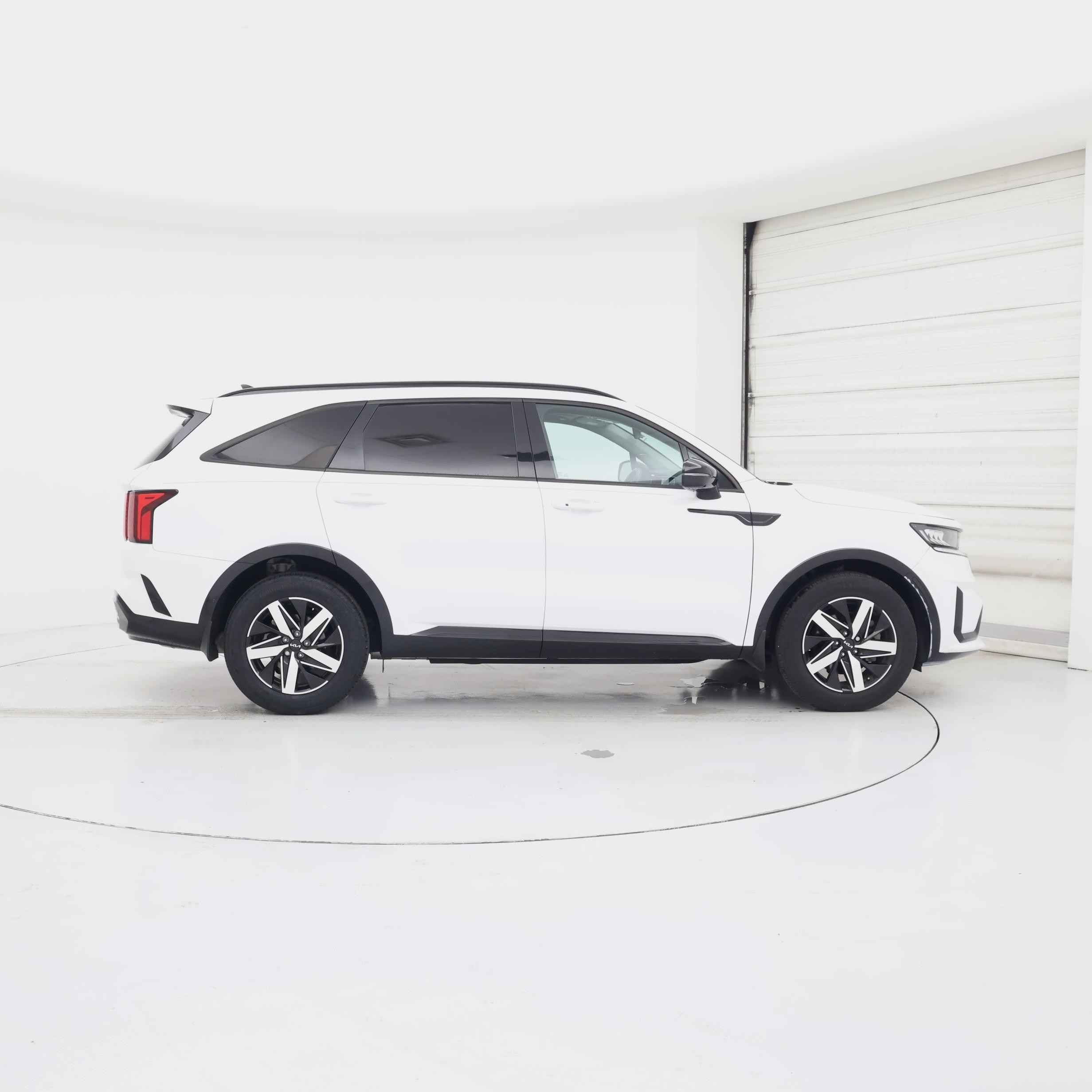 Thumbnail: 2023 Kia Sorento - 7