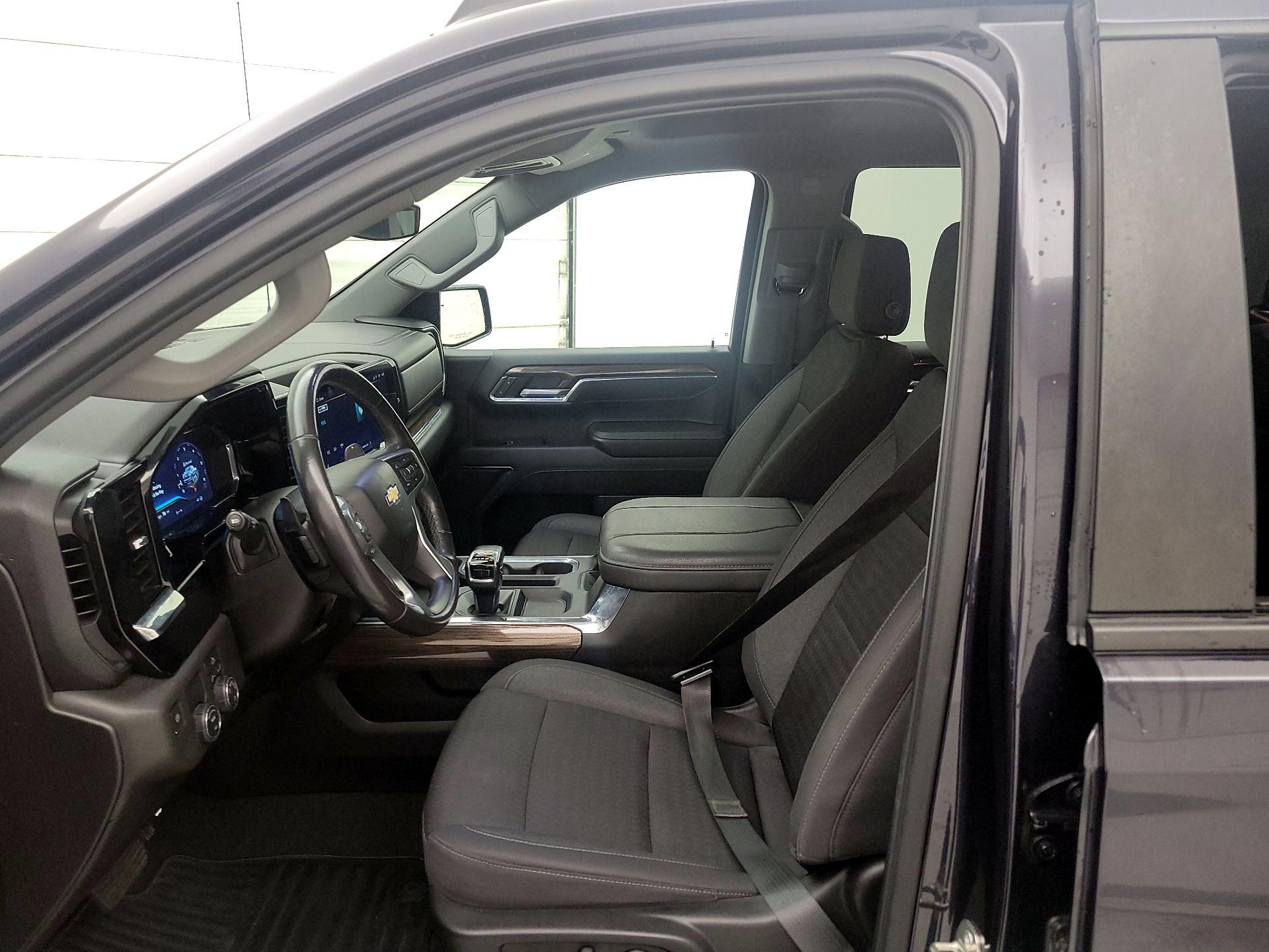 Thumbnail: 2023 Chevrolet Silverado 1500 - 11