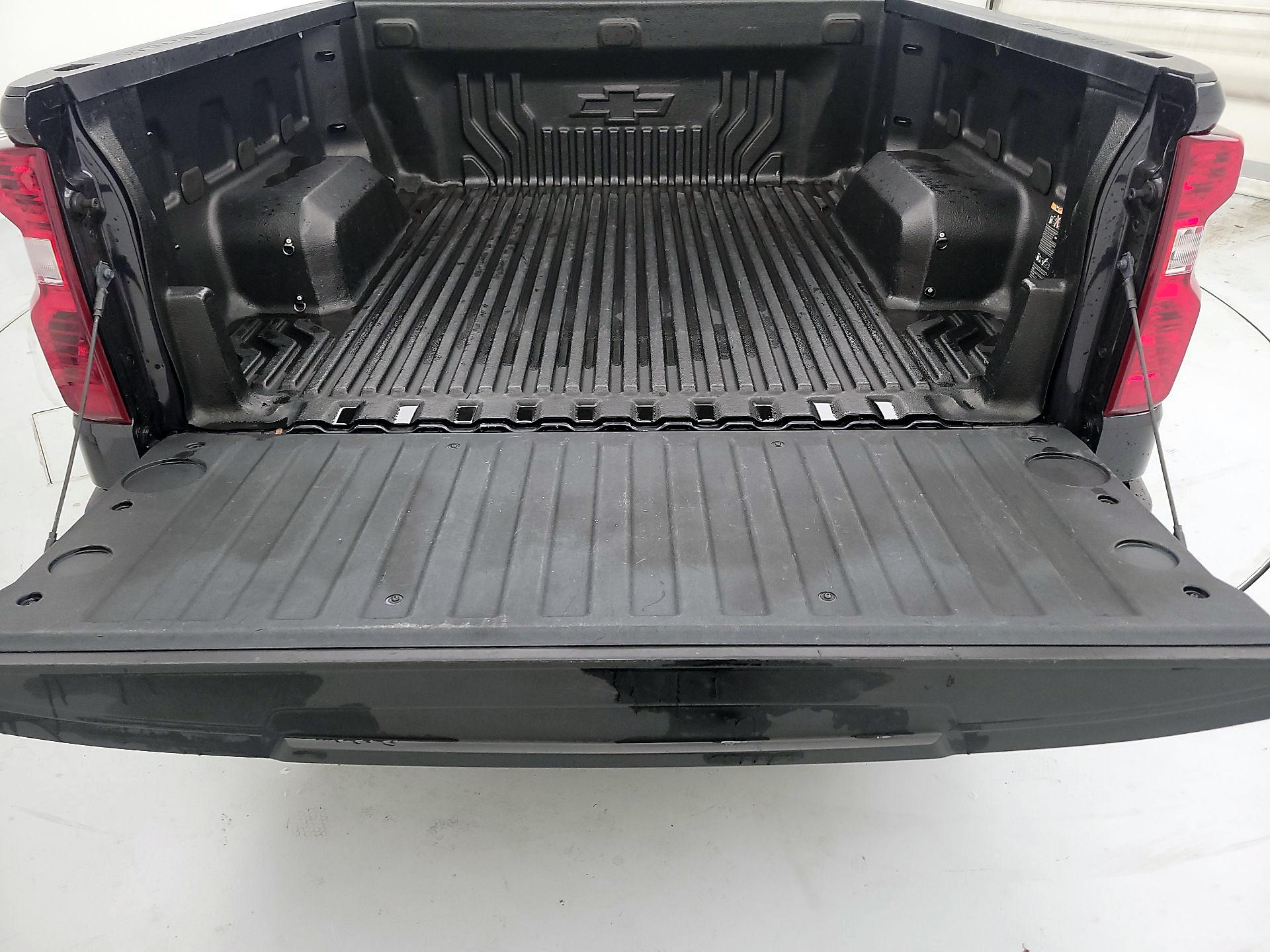 Thumbnail: 2023 Chevrolet Silverado 1500 - 16