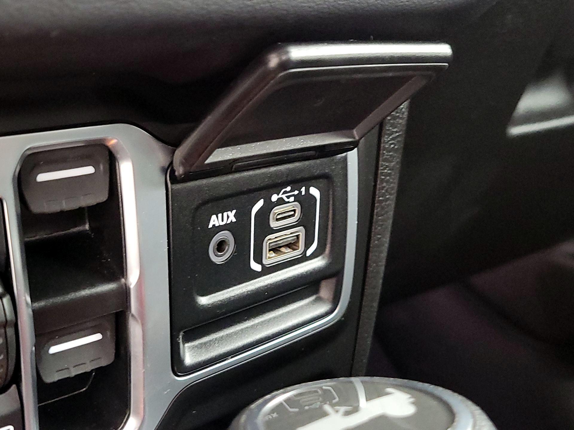 Thumbnail: 2025 Jeep Wrangler - 18