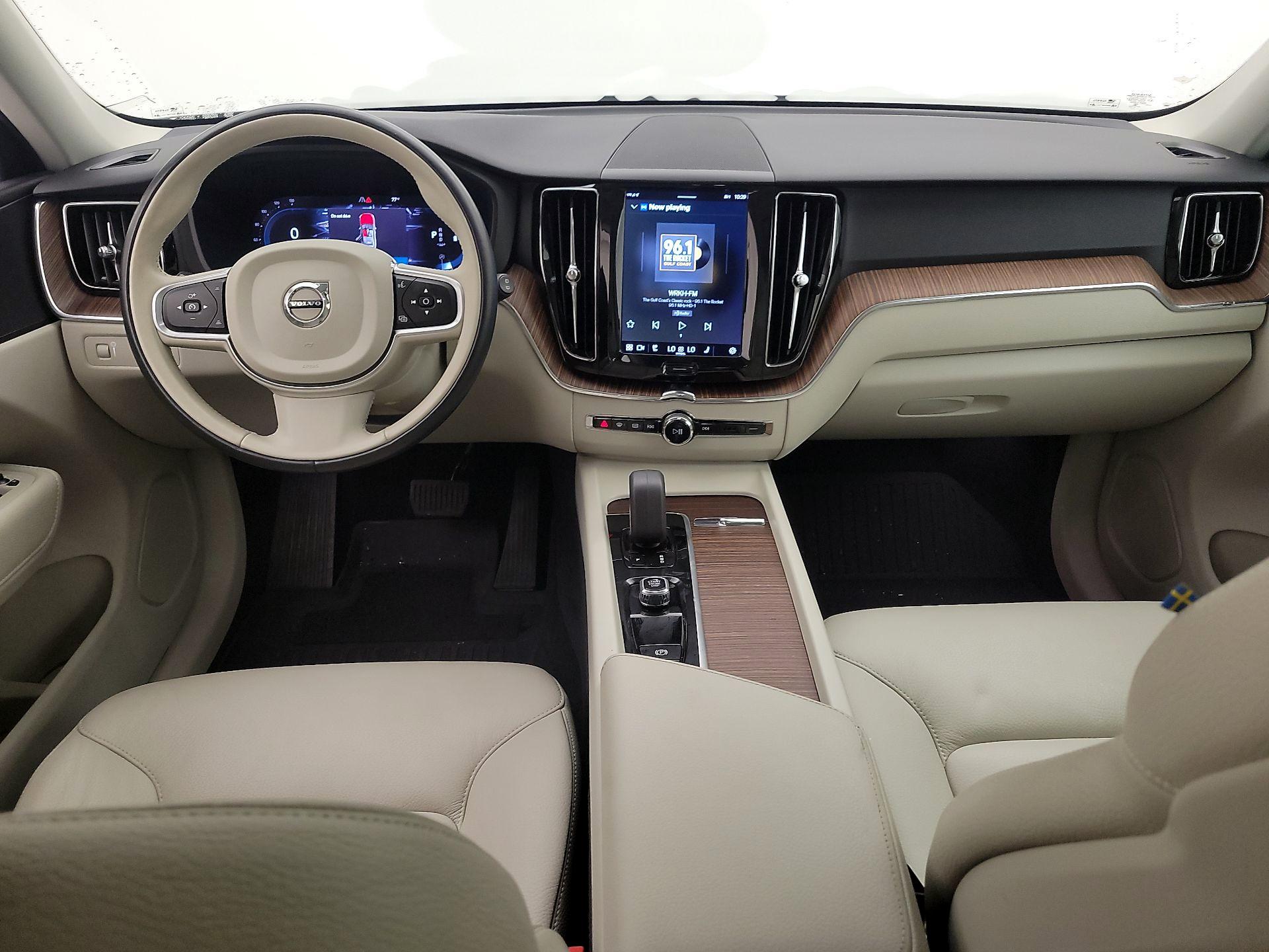Thumbnail: 2022 Volvo XC60 - 9