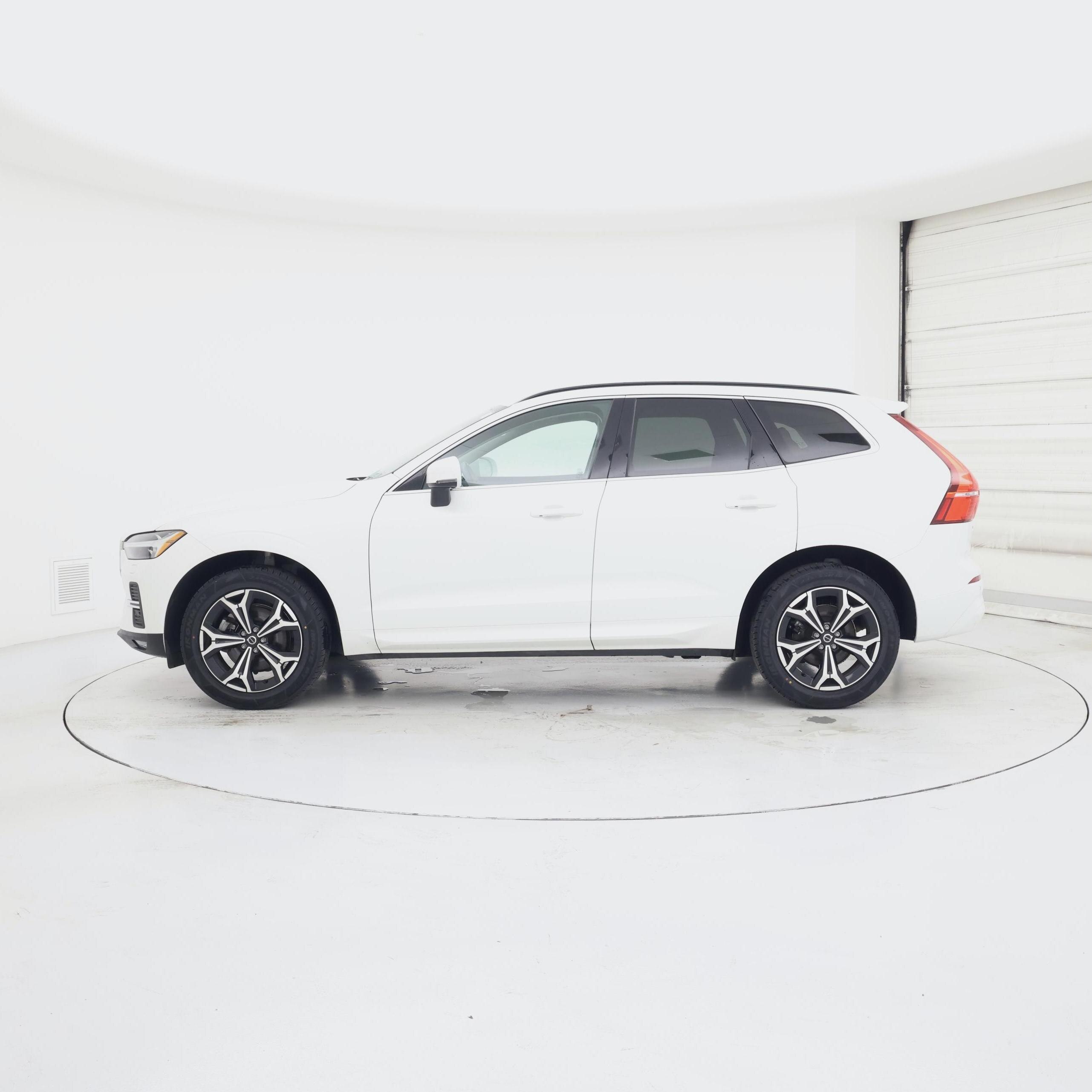 Thumbnail: 2022 Volvo XC60 - 3