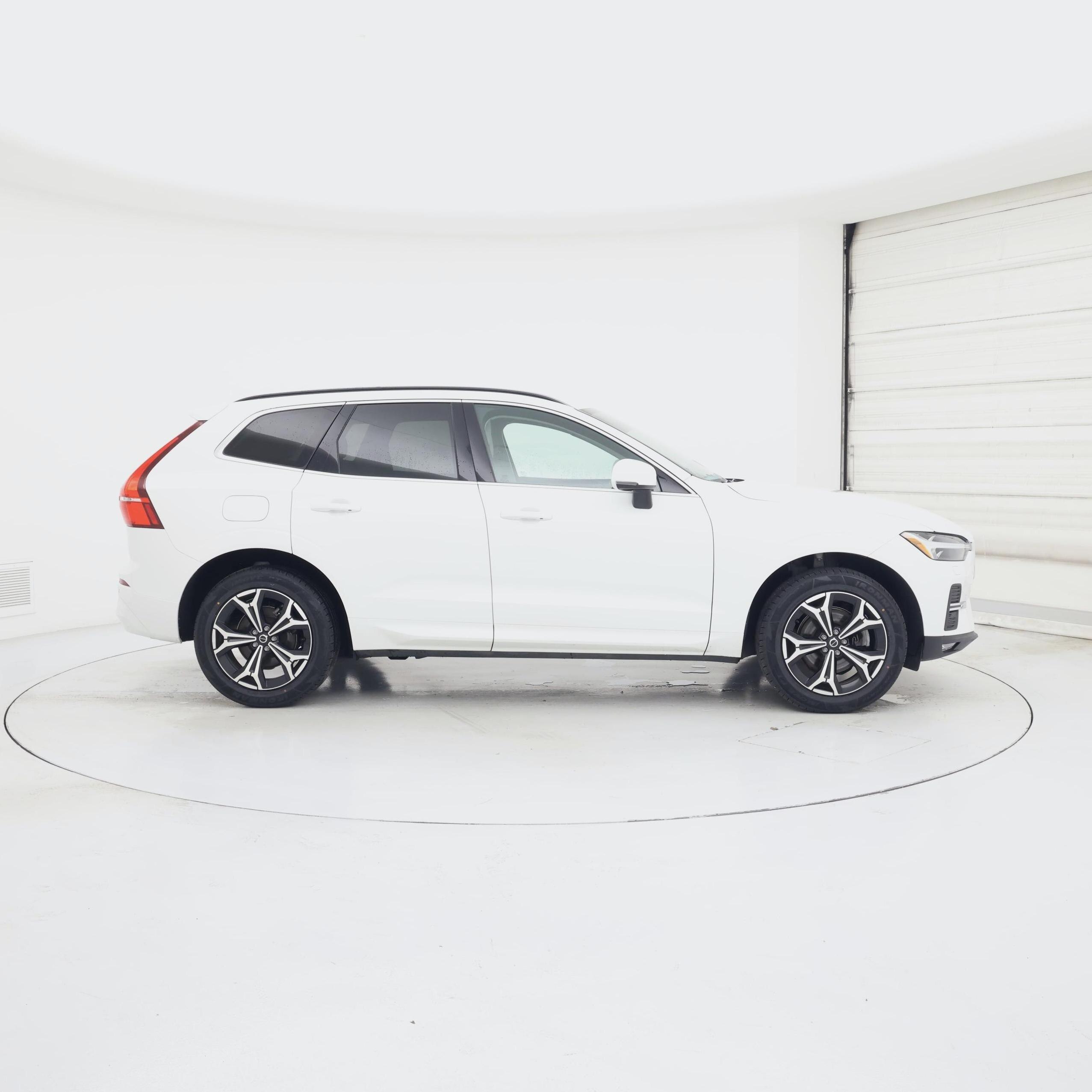 Thumbnail: 2022 Volvo XC60 - 7