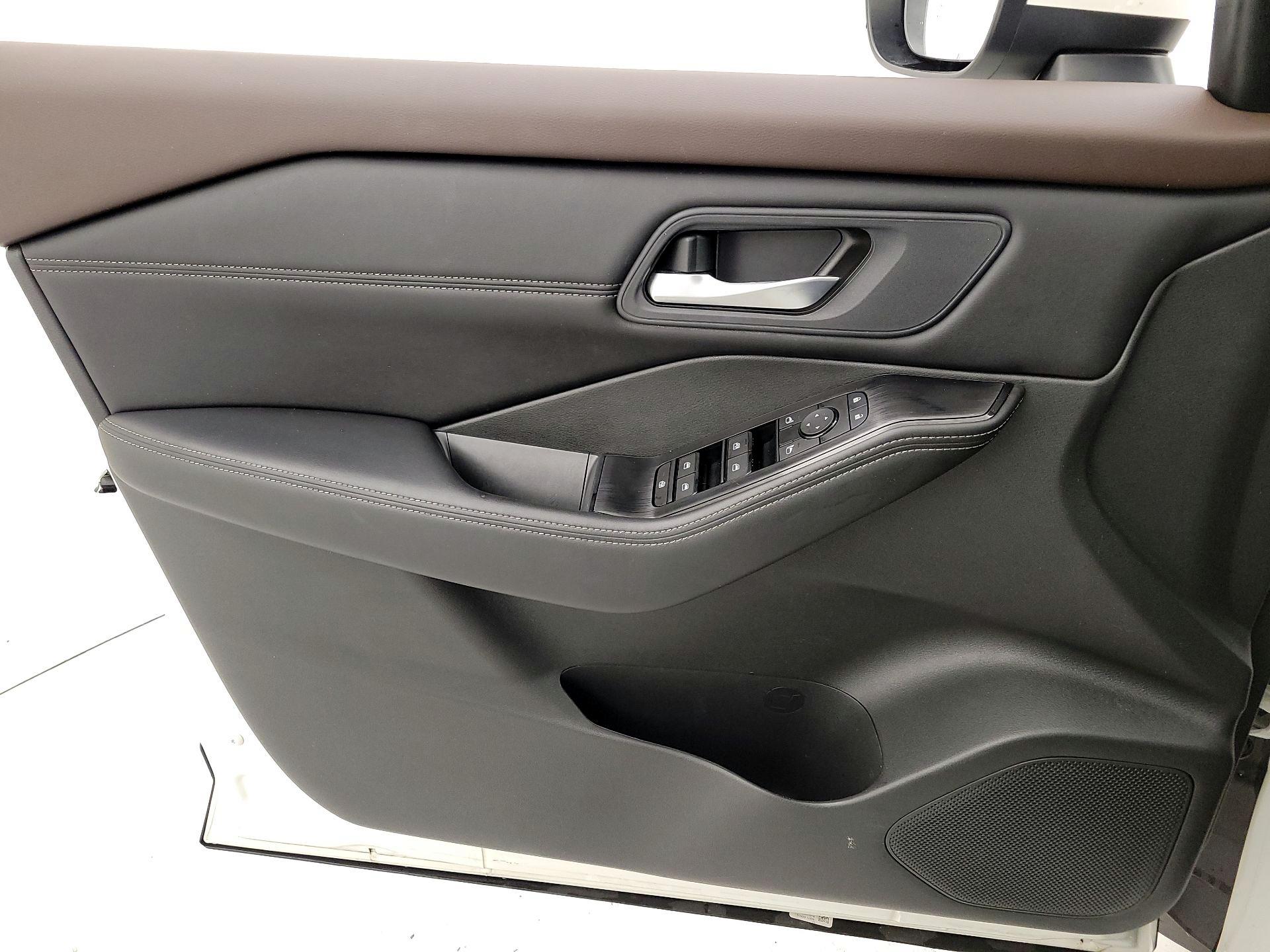 Thumbnail: 2023 Nissan Rogue - 12