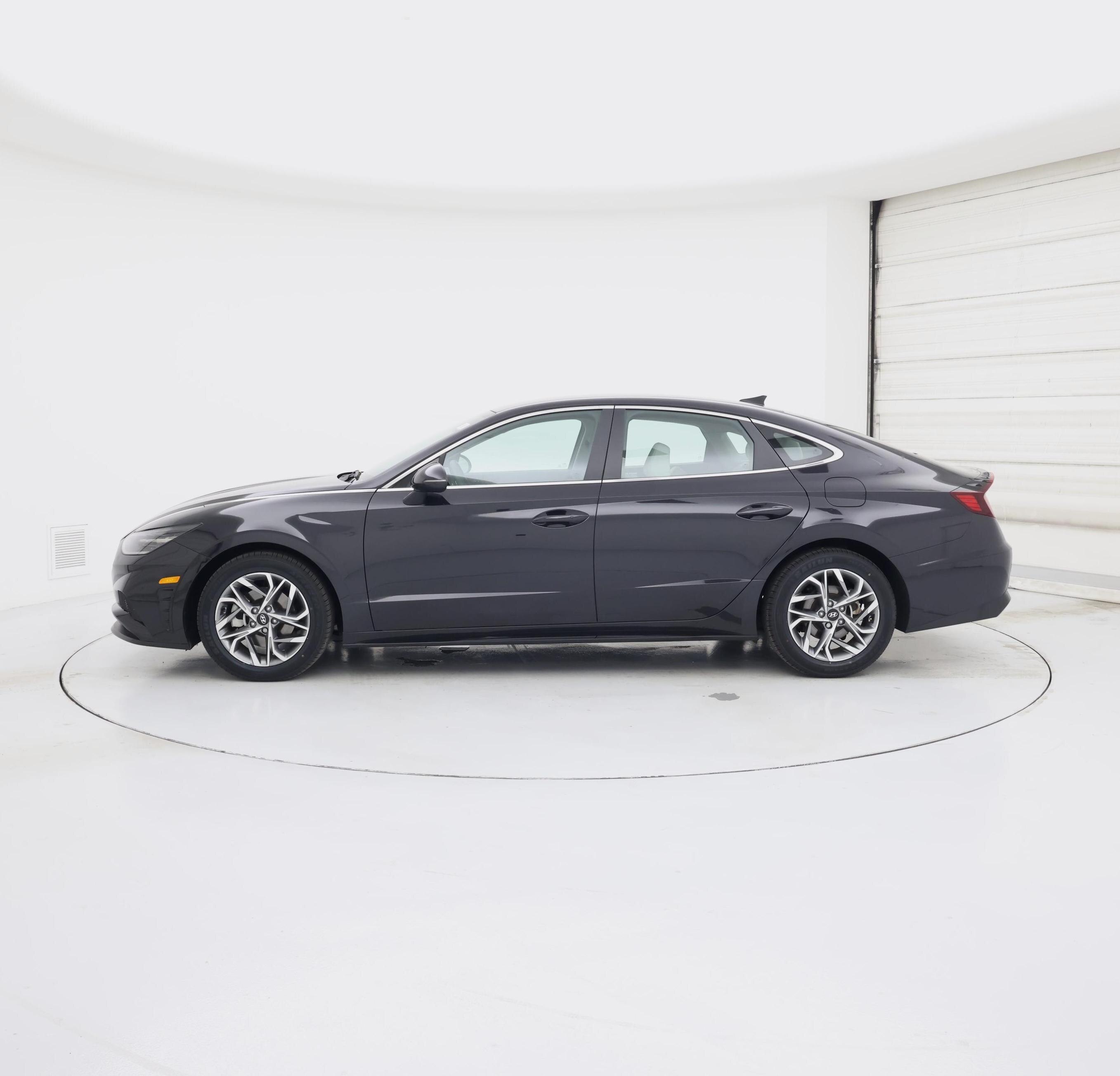 Thumbnail: 2023 Hyundai Sonata - 3