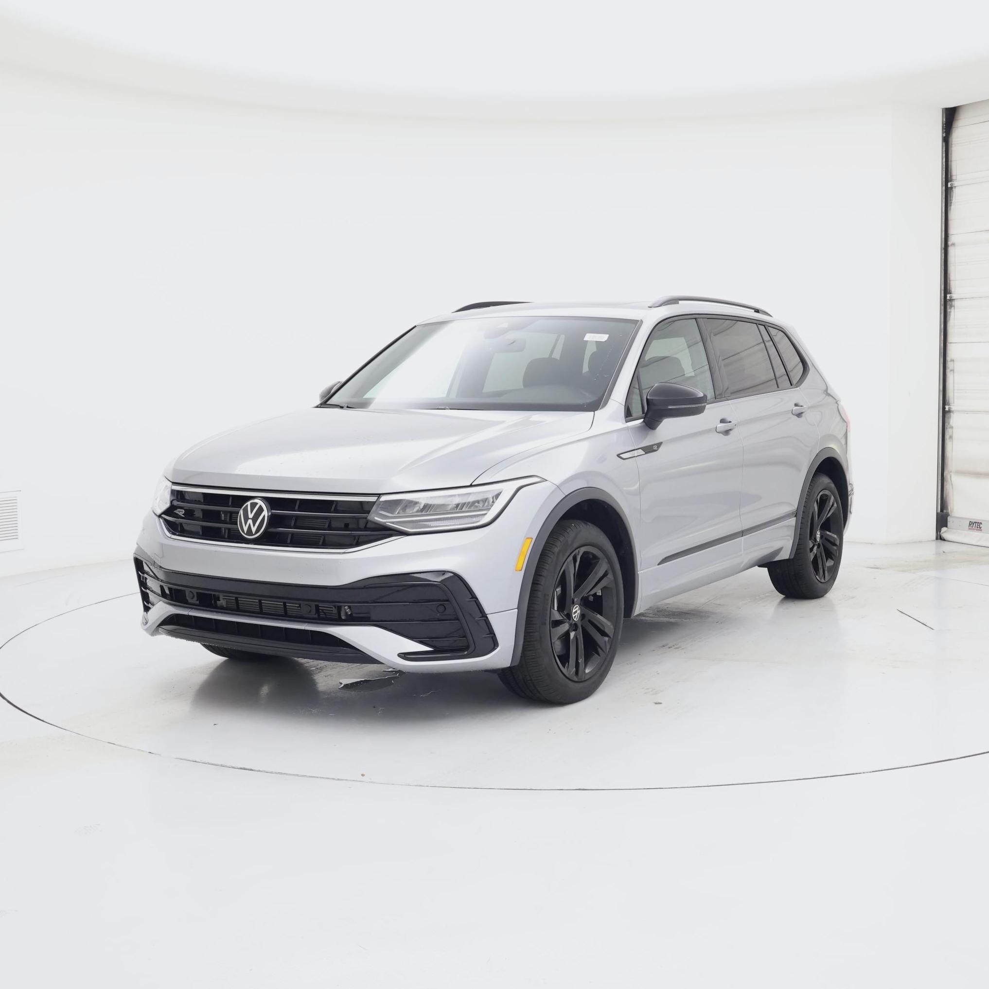 Thumbnail: 2023 Volkswagen Tiguan - 4