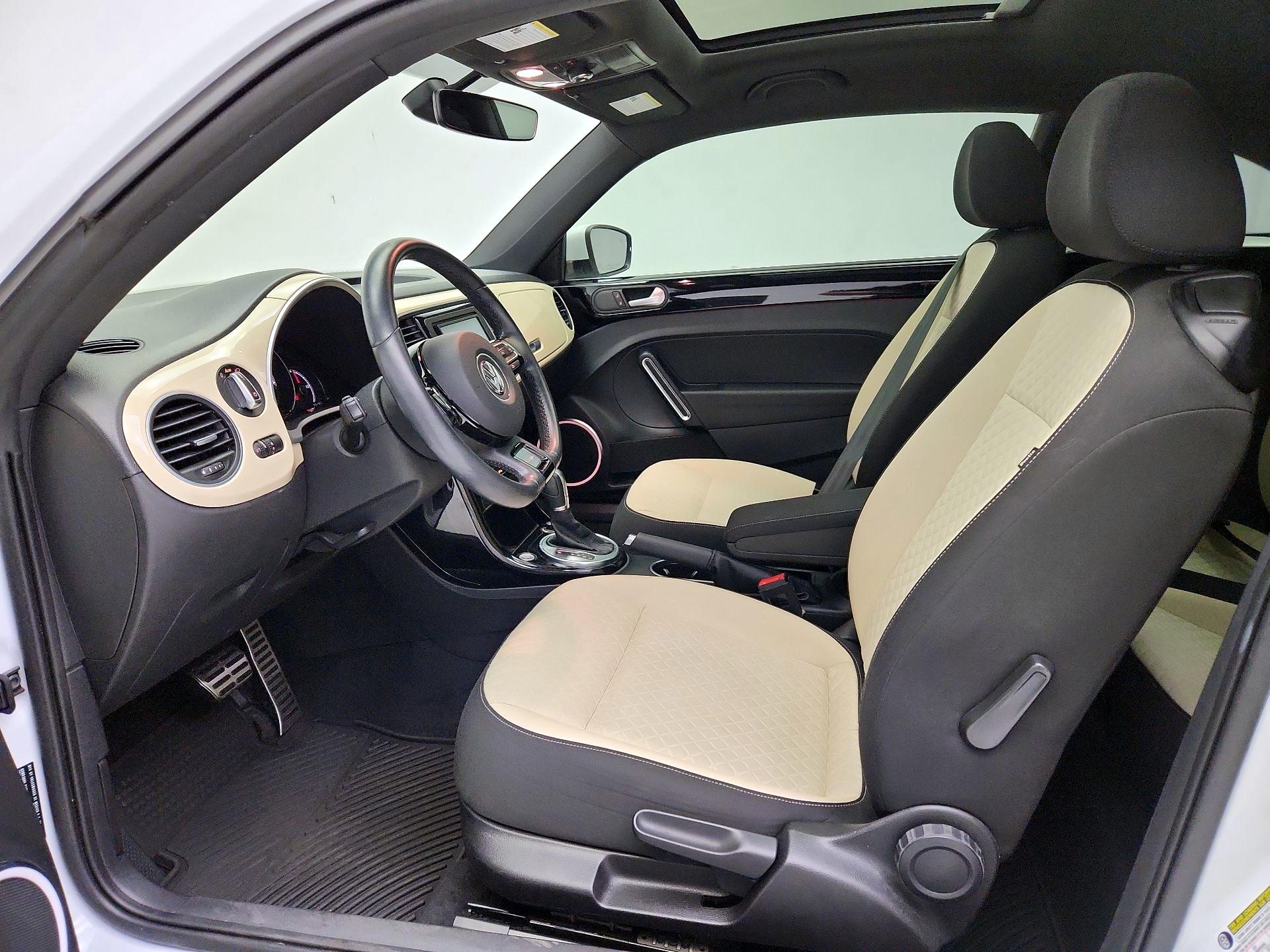 Thumbnail: 2019 Volkswagen Beetle - 11