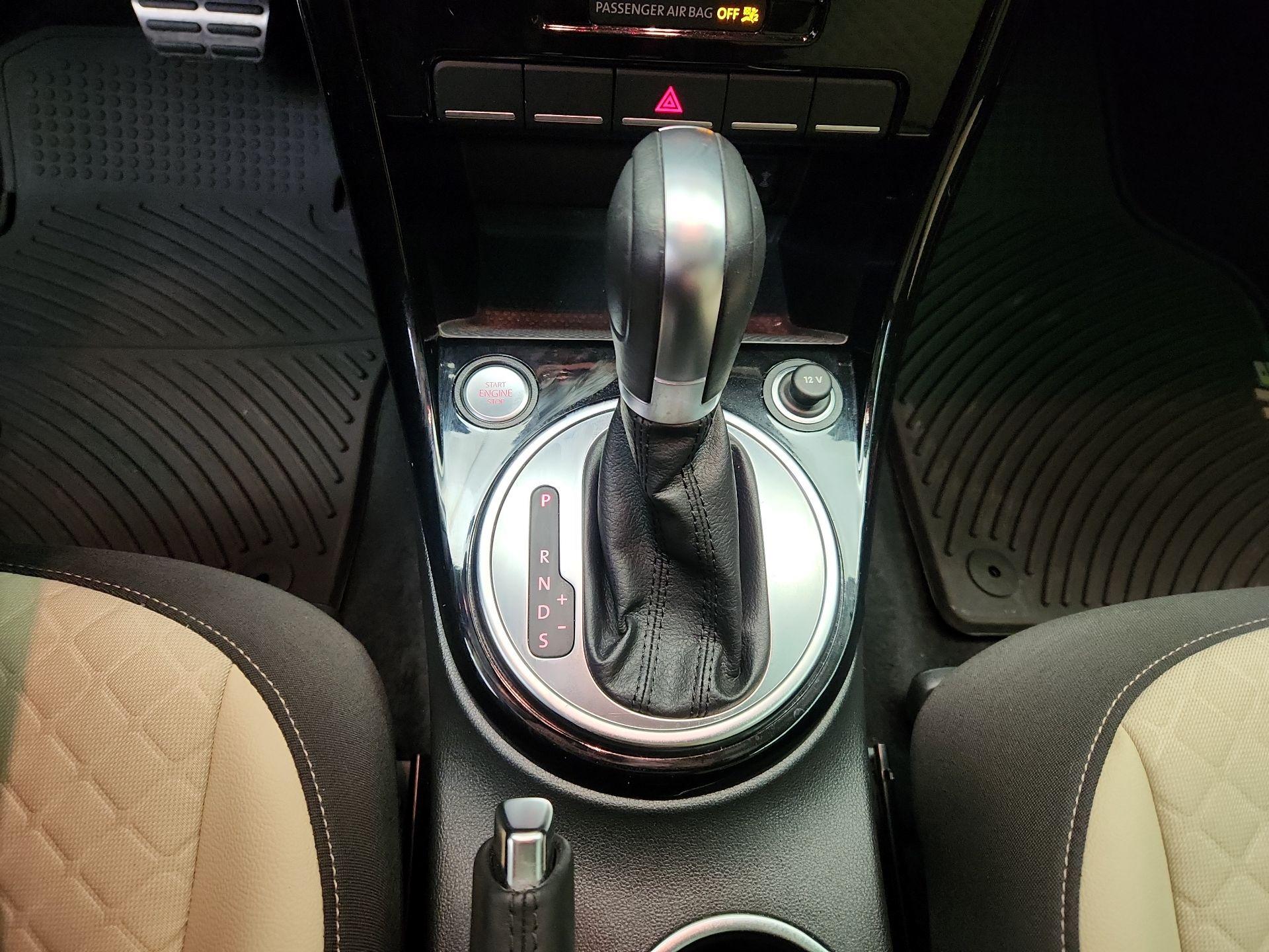 Thumbnail: 2019 Volkswagen Beetle - 17