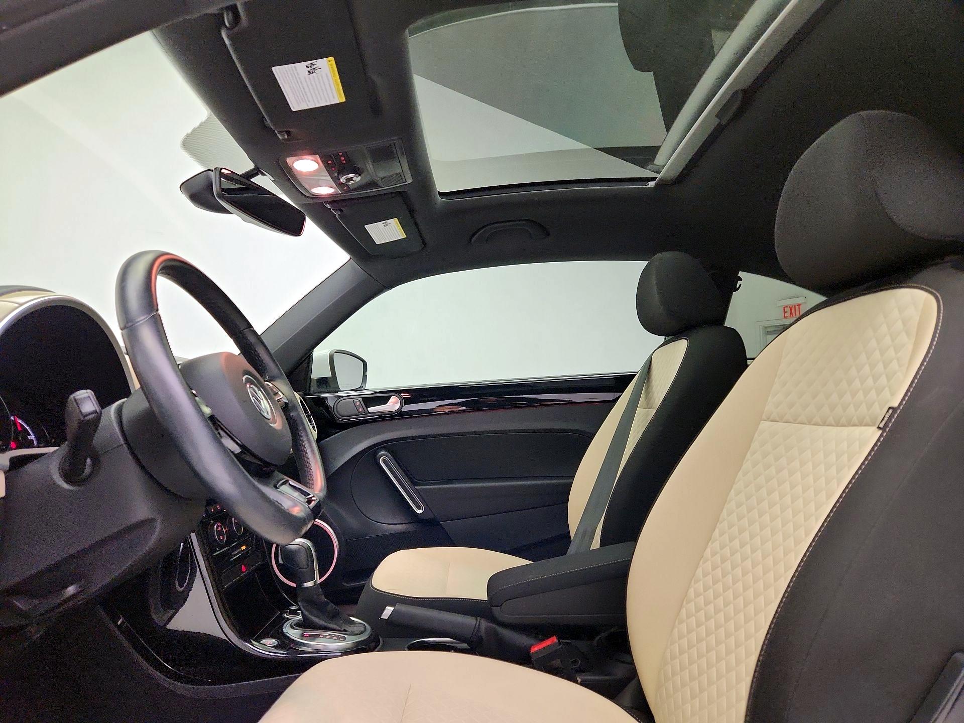 Thumbnail: 2019 Volkswagen Beetle - 19