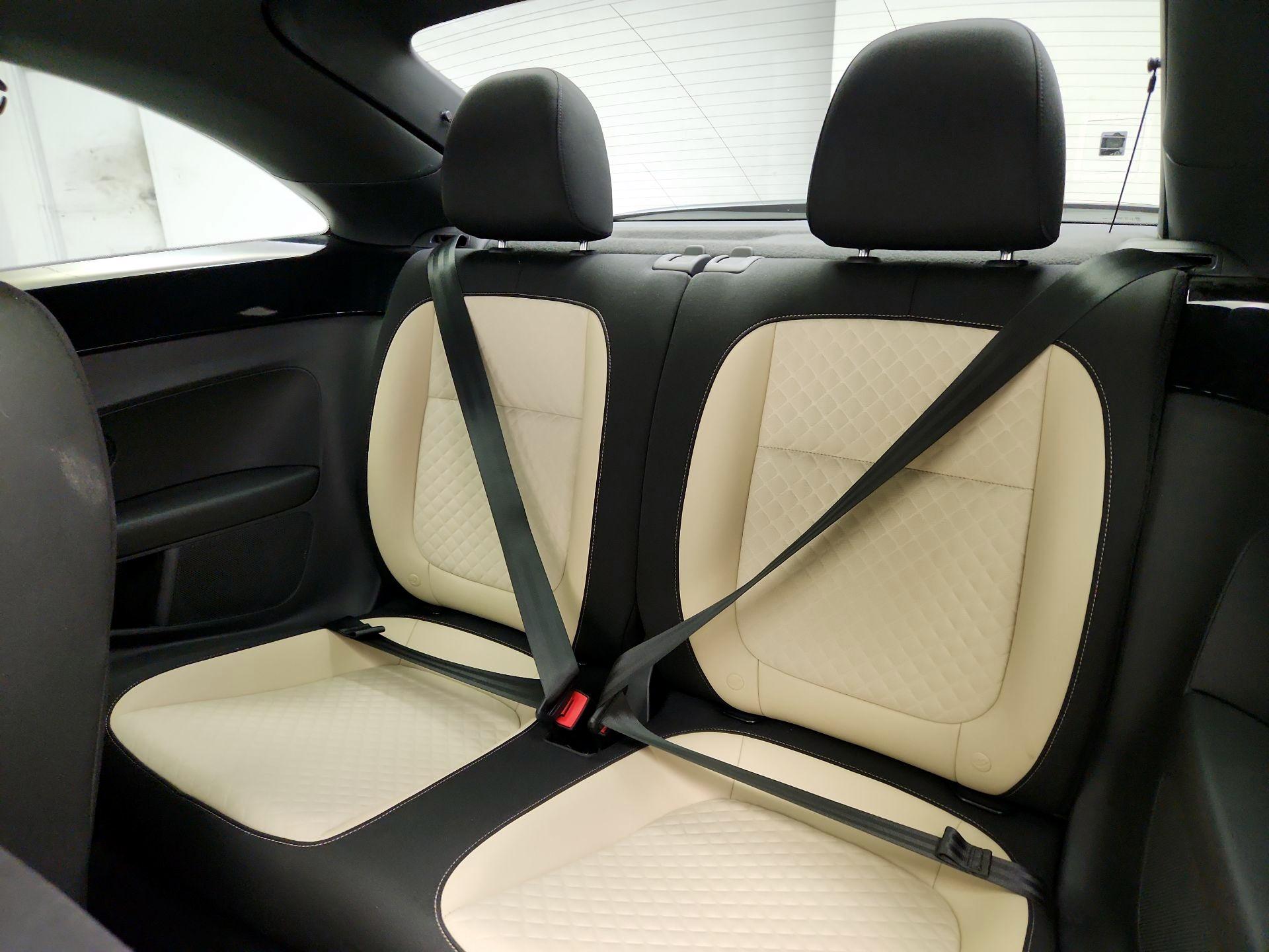 Thumbnail: 2019 Volkswagen Beetle - 20