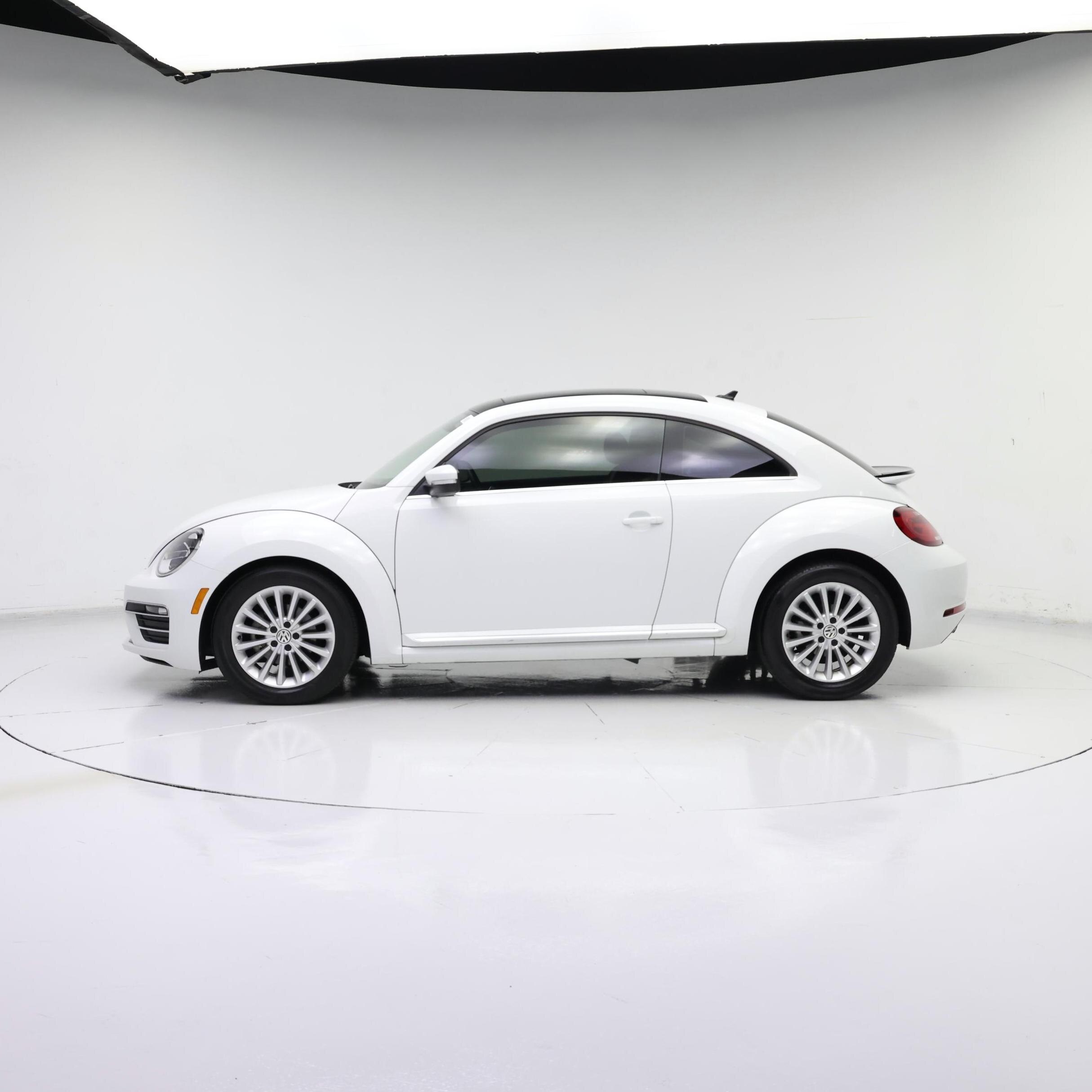 Thumbnail: 2019 Volkswagen Beetle - 3