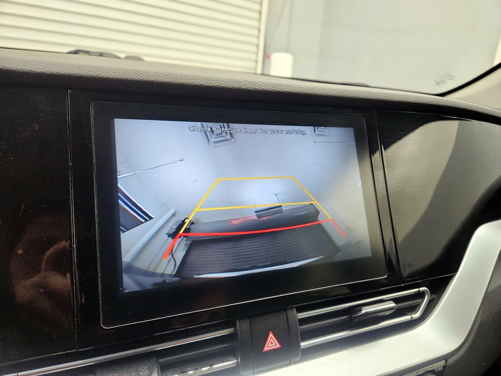 Thumbnail: 2020 Kia Niro - 14