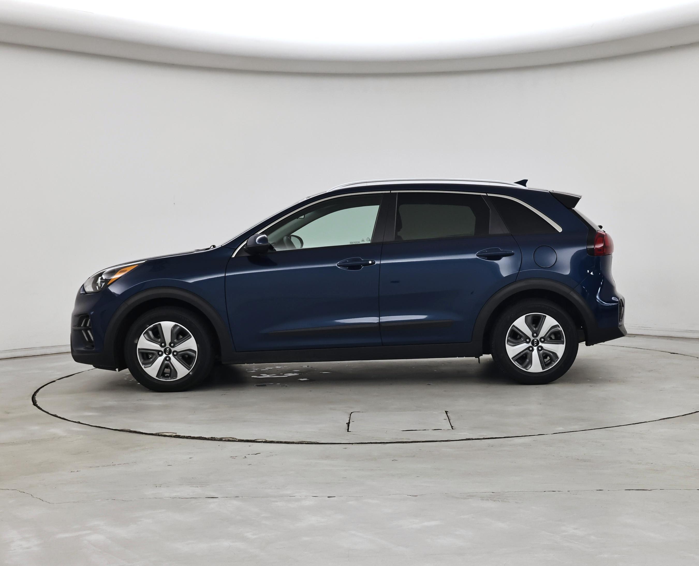 Thumbnail: 2020 Kia Niro - 3