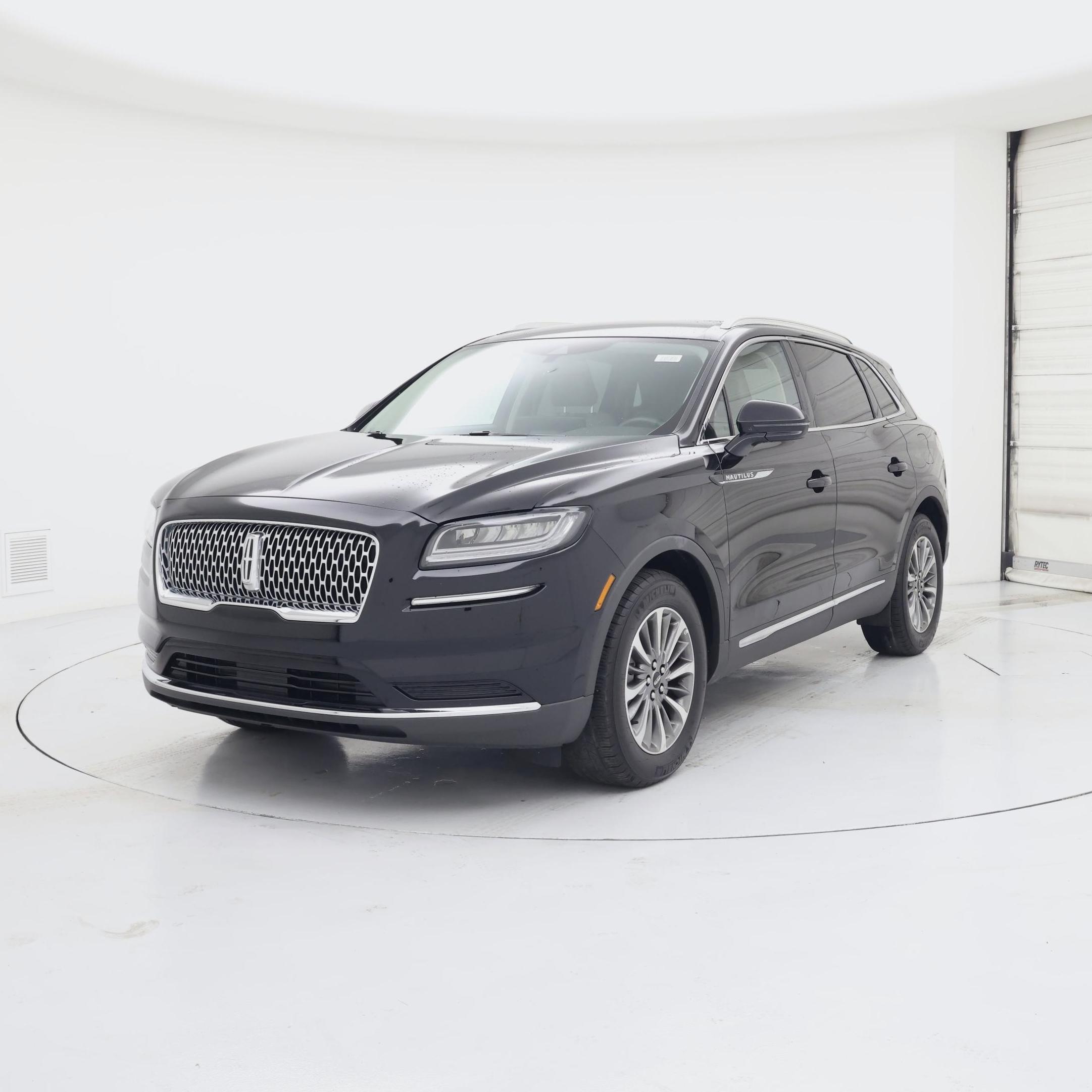 Thumbnail: 2023 Lincoln Nautilus - 4