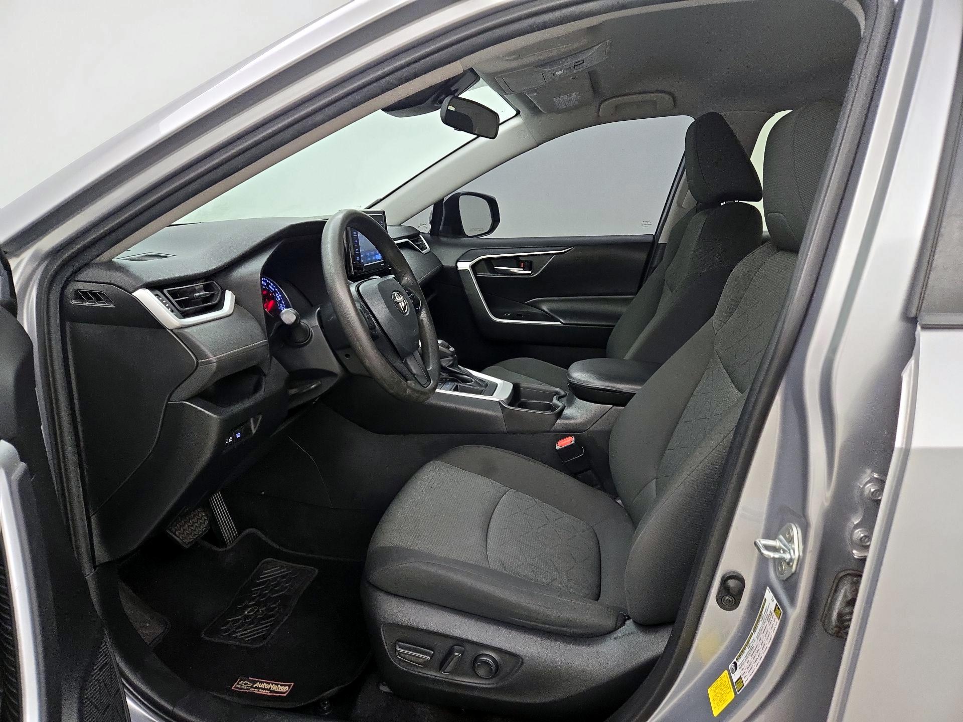 Thumbnail: 2021 Toyota RAV4 - 11