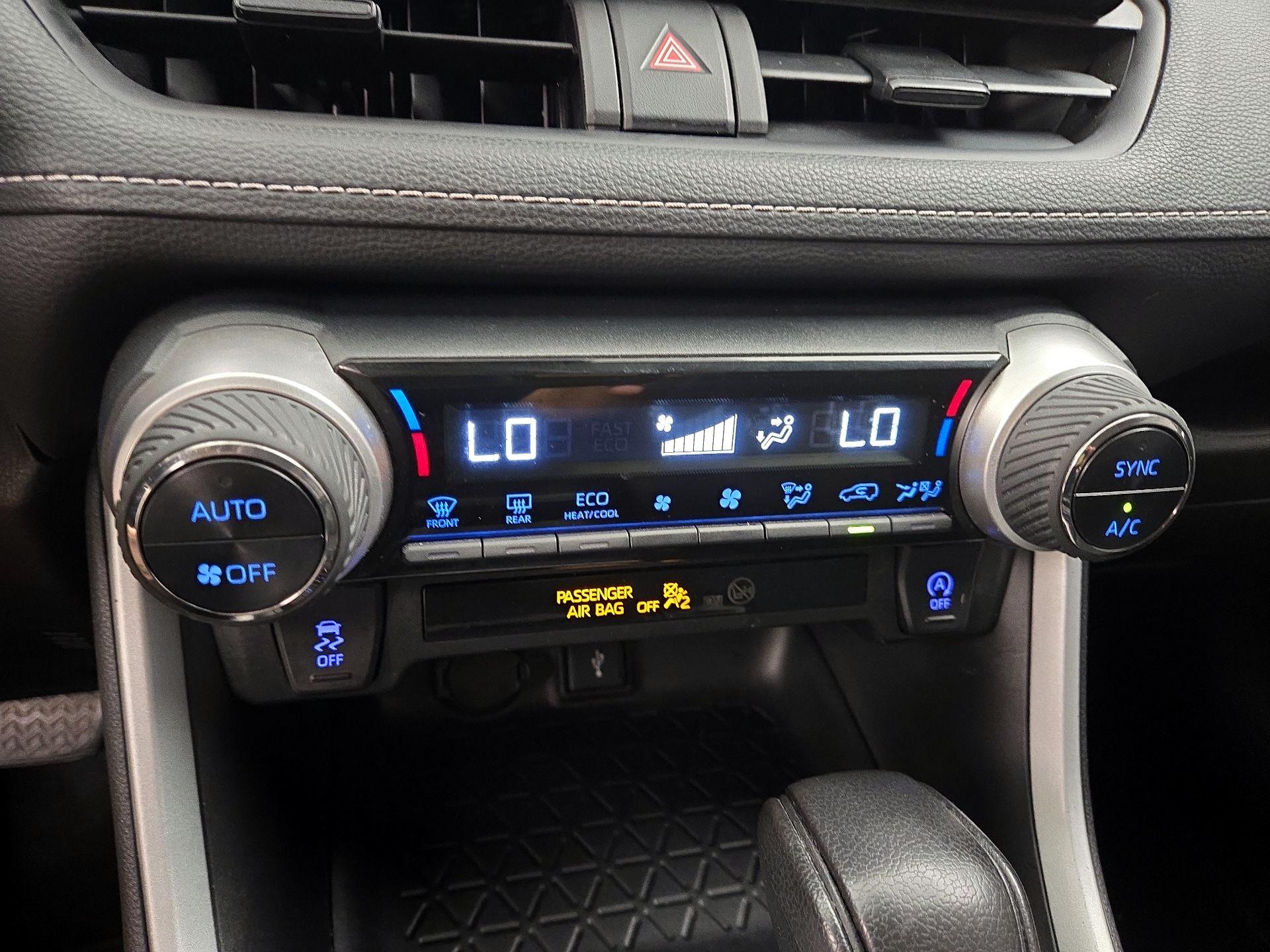 Thumbnail: 2021 Toyota RAV4 - 16