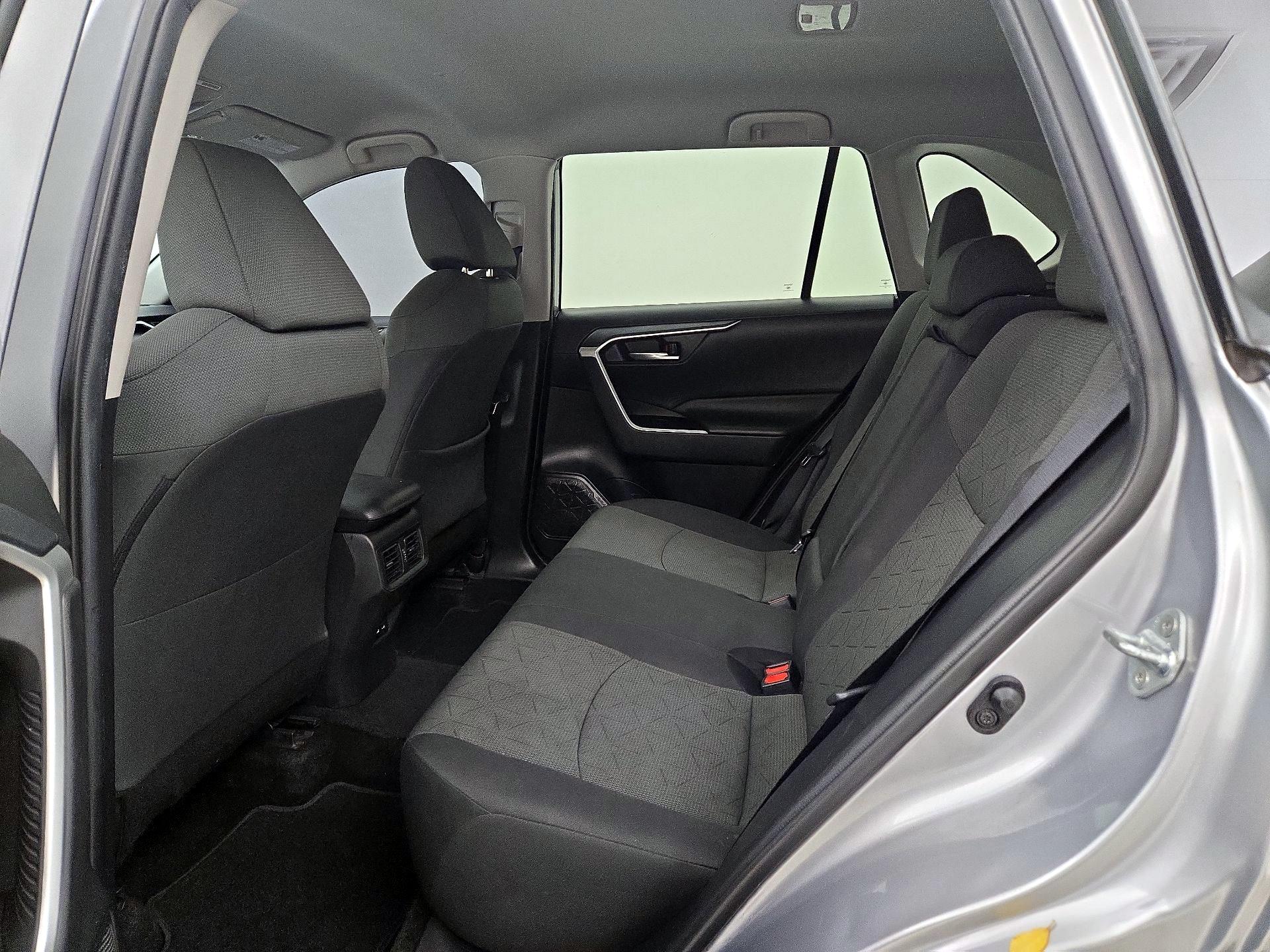 Thumbnail: 2021 Toyota RAV4 - 19