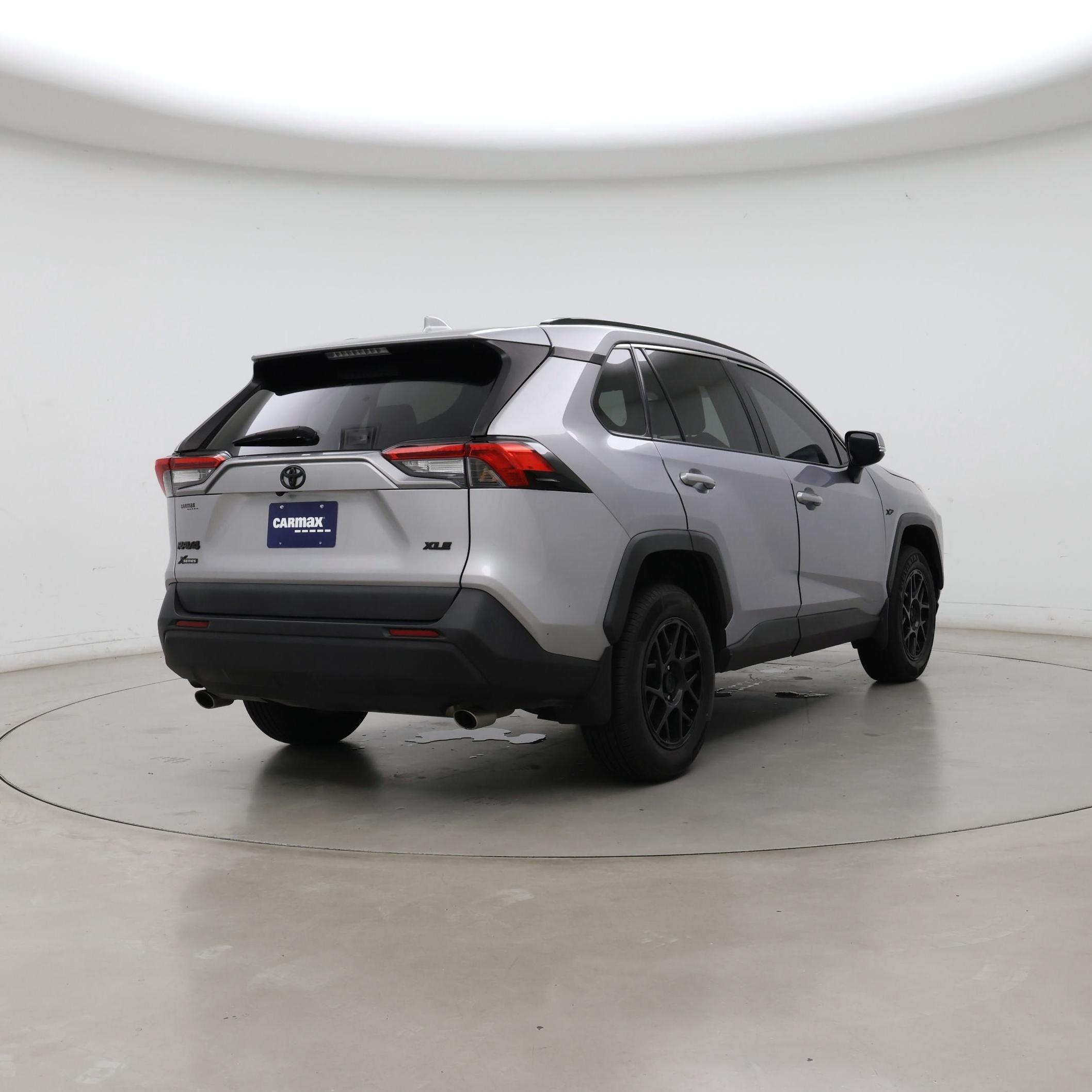 Thumbnail: 2021 Toyota RAV4 - 8