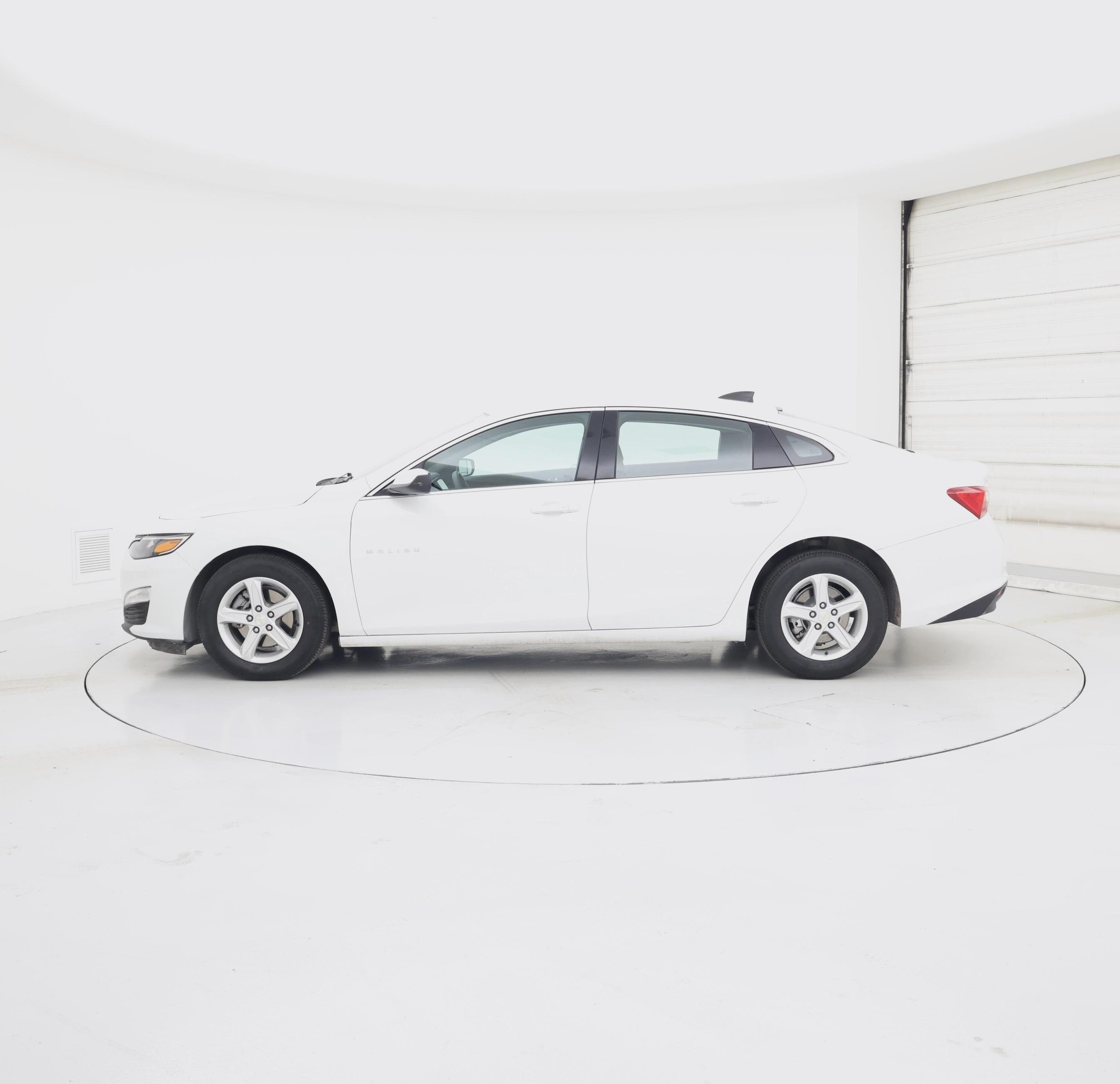 Thumbnail: 2024 Chevrolet Malibu - 3