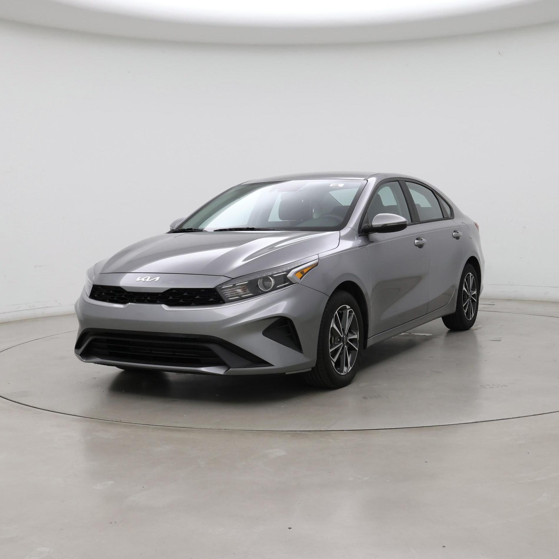 Thumbnail: 2023 Kia Forte - 4