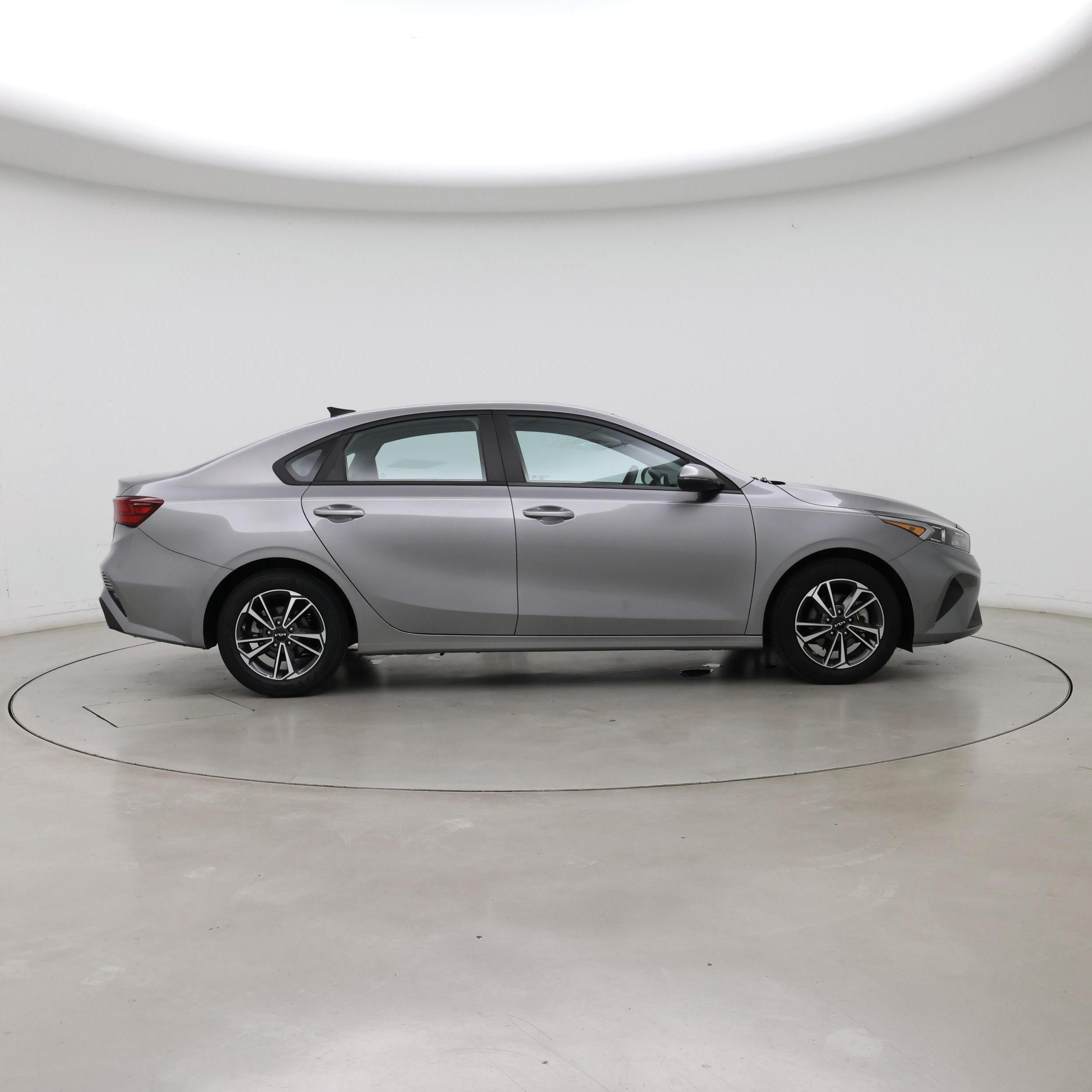 Thumbnail: 2023 Kia Forte - 7