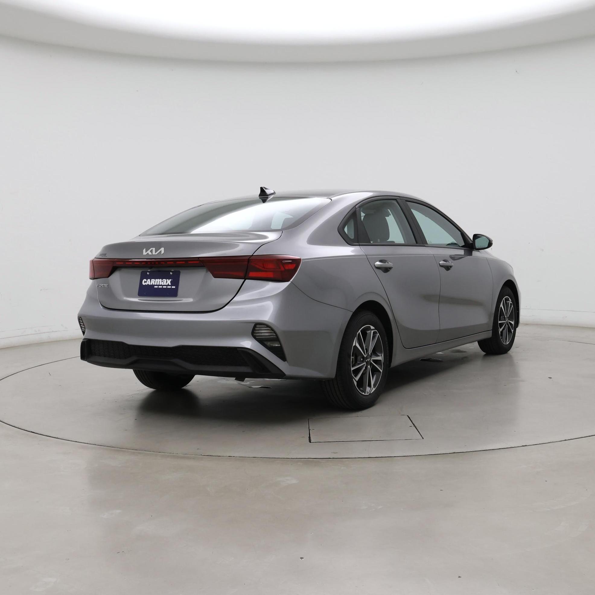 Thumbnail: 2023 Kia Forte - 8
