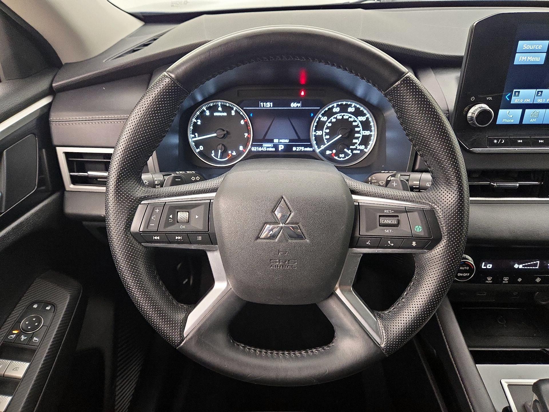 Thumbnail: 2024 Mitsubishi Outlander - 10