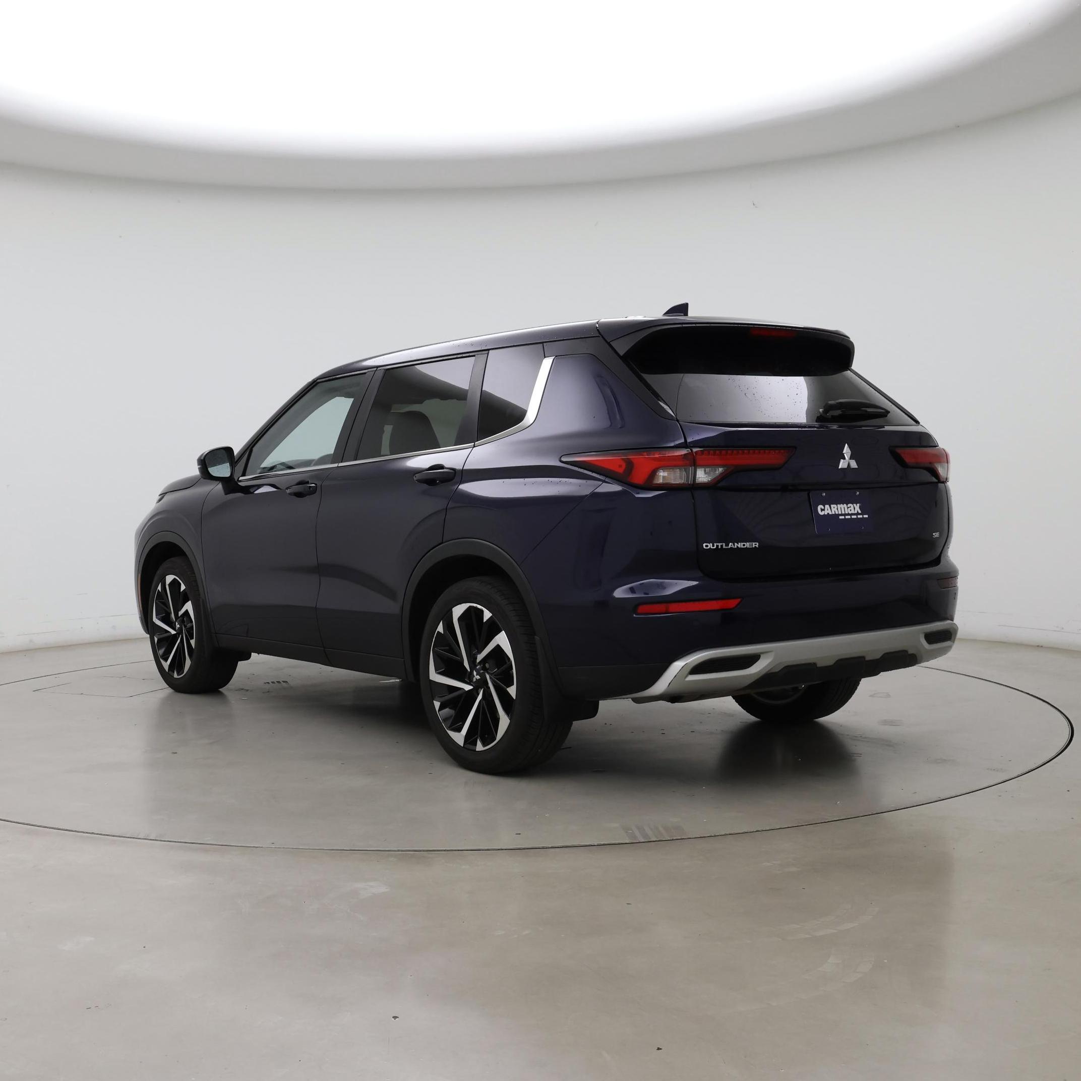 Thumbnail: 2024 Mitsubishi Outlander - 2