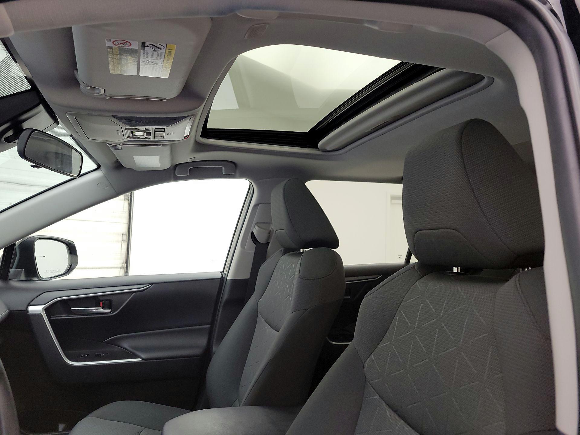 Thumbnail: 2023 Toyota RAV4 - 20