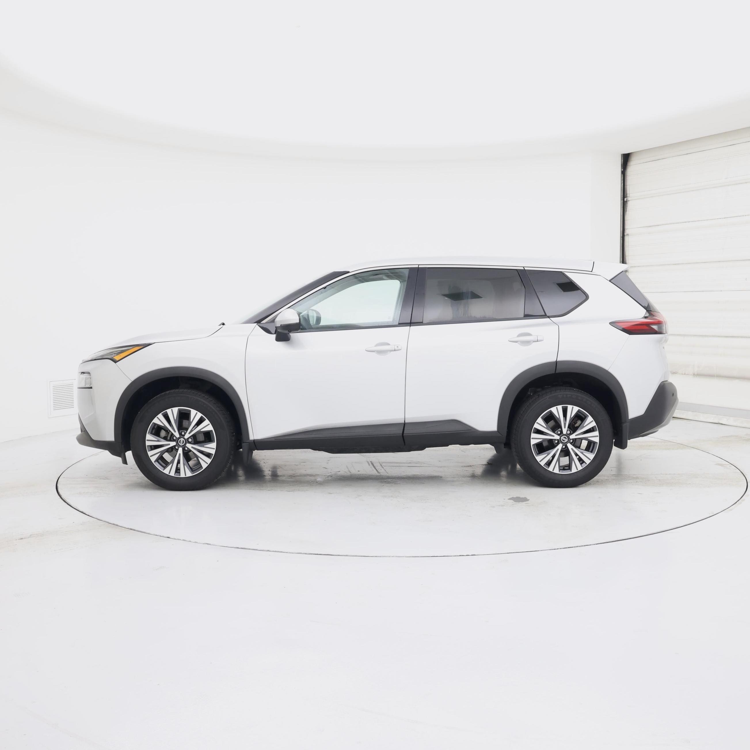 Thumbnail: 2021 Nissan Rogue - 3