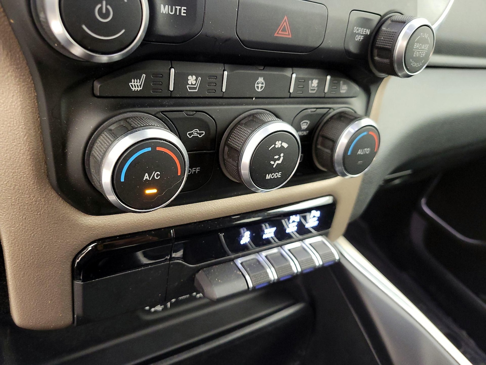 2022 RAM Ram 1500 Pickup Laramie - Photo 15